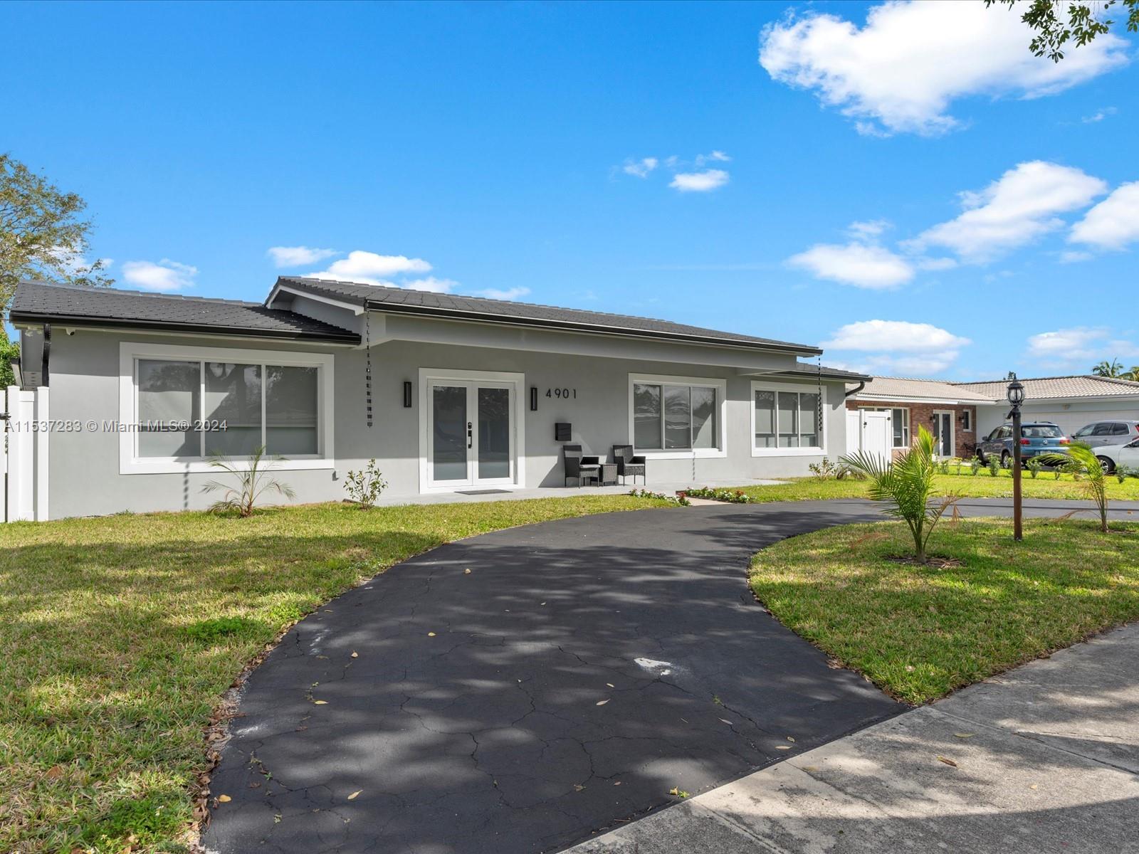 Hollywood, Florida 33021, 4 Bedrooms Bedrooms, ,3 BathroomsBathrooms,Residentiallease,For Rent,A11537283