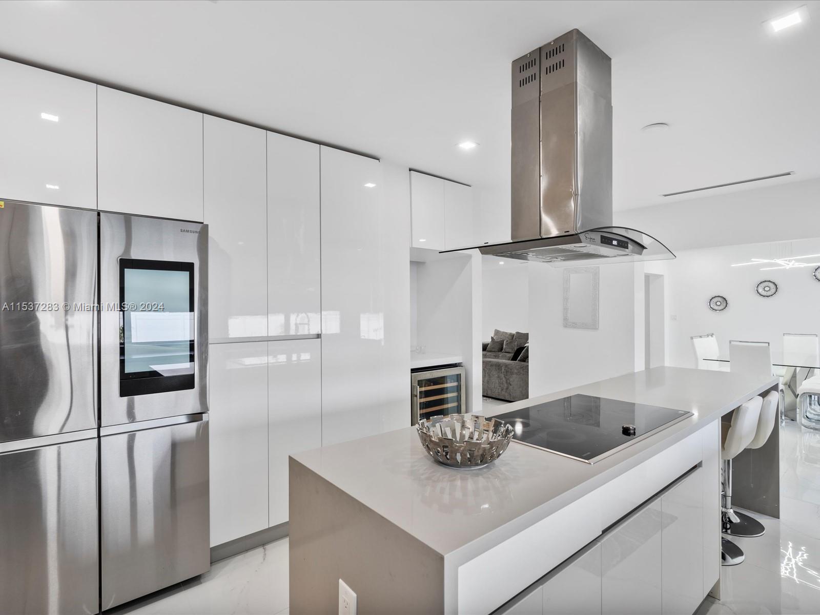 Hollywood, Florida 33021, 4 Bedrooms Bedrooms, ,3 BathroomsBathrooms,Residentiallease,For Rent,A11537283