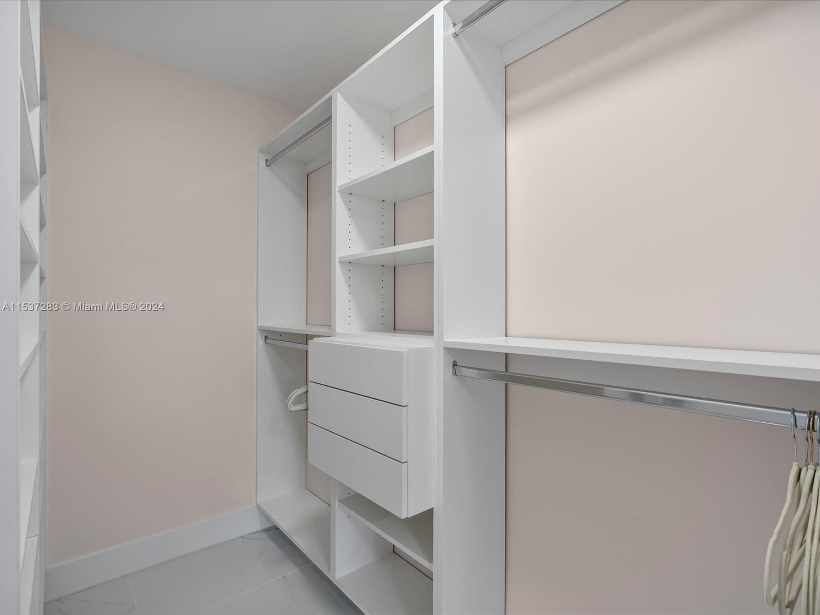 Hollywood, Florida 33021, 4 Bedrooms Bedrooms, ,3 BathroomsBathrooms,Residentiallease,For Rent,A11537283