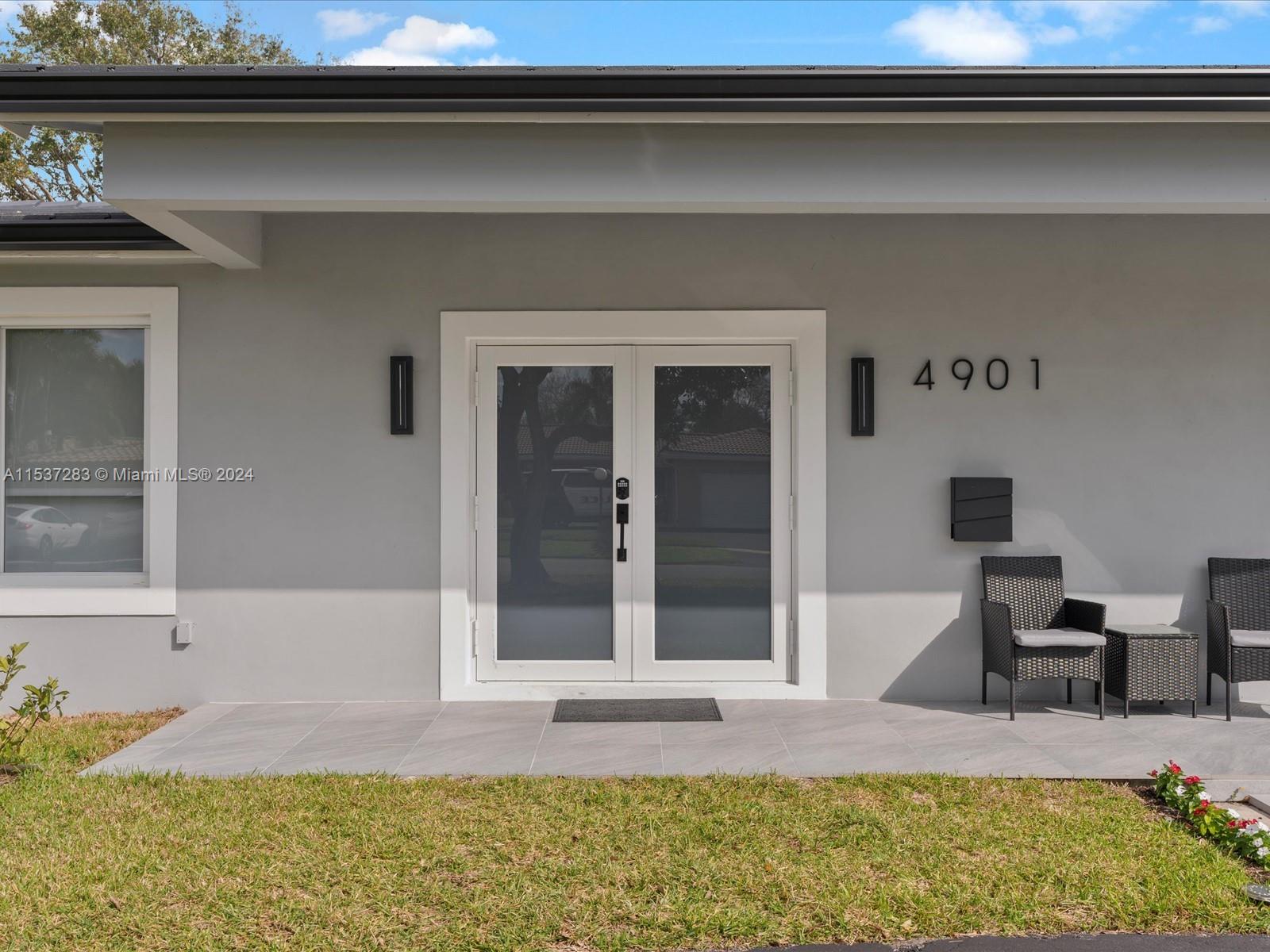 Hollywood, Florida 33021, 4 Bedrooms Bedrooms, ,3 BathroomsBathrooms,Residentiallease,For Rent,A11537283