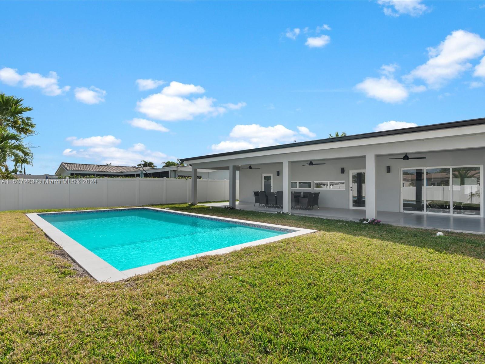 Hollywood, Florida 33021, 4 Bedrooms Bedrooms, ,3 BathroomsBathrooms,Residentiallease,For Rent,A11537283