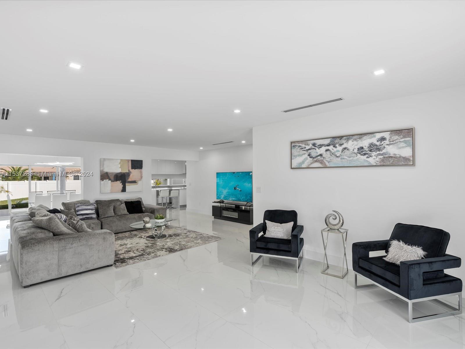 Hollywood, Florida 33021, 4 Bedrooms Bedrooms, ,3 BathroomsBathrooms,Residentiallease,For Rent,A11537283