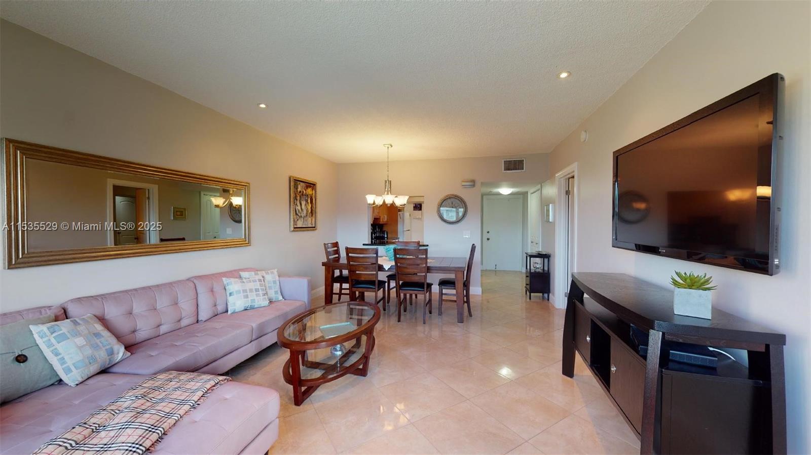 329 SE 3rd St 402P, Hallandale Beach, Florida 33009, 1 Bedroom Bedrooms, ,1 BathroomBathrooms,Residential,For Sale,329 SE 3rd St 402P,A11535529