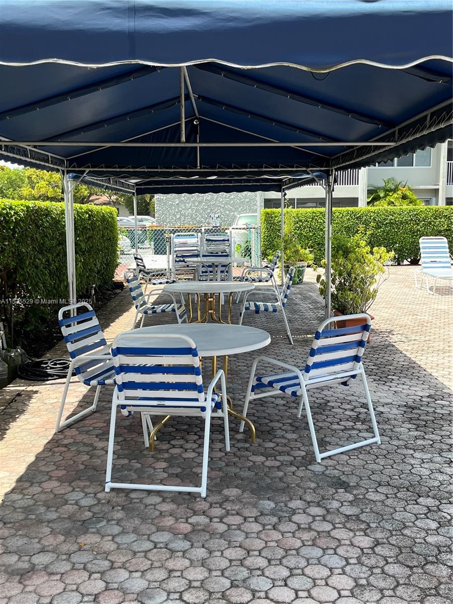 329 SE 3rd St 402P, Hallandale Beach, Florida 33009, 1 Bedroom Bedrooms, ,1 BathroomBathrooms,Residential,For Sale,329 SE 3rd St 402P,A11535529