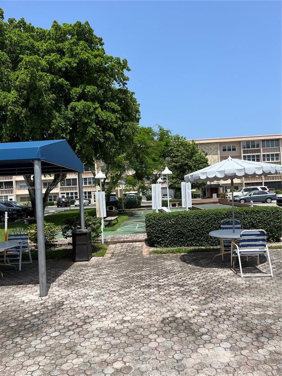 329 SE 3rd St 402P, Hallandale Beach, Florida 33009, 1 Bedroom Bedrooms, ,1 BathroomBathrooms,Residential,For Sale,329 SE 3rd St 402P,A11535529