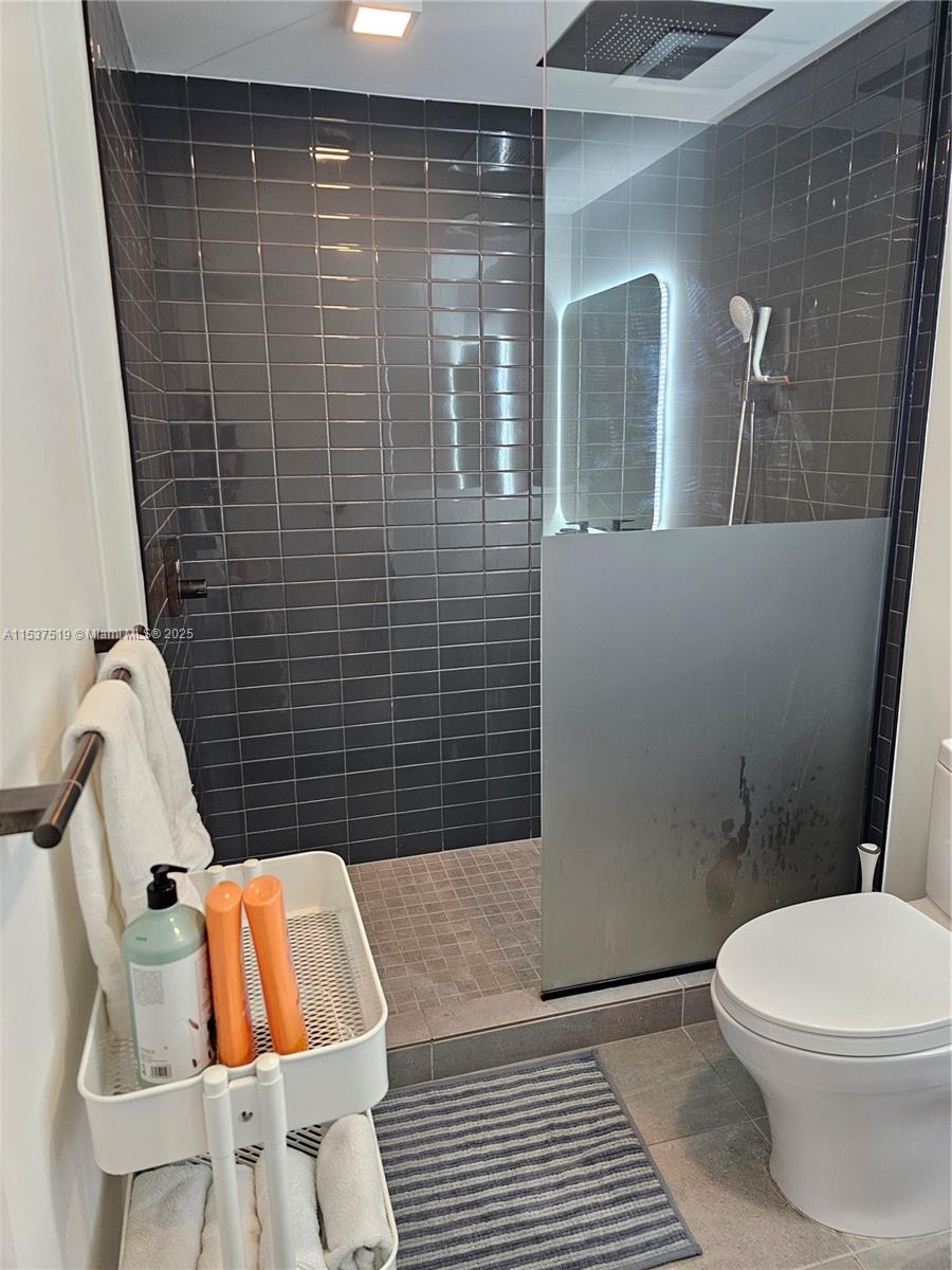 227 NE 2nd St 1901, Miami, Florida 33132, 1 Bedroom Bedrooms, ,1 BathroomBathrooms,Residential,For Sale,227 NE 2nd St 1901,A11537519