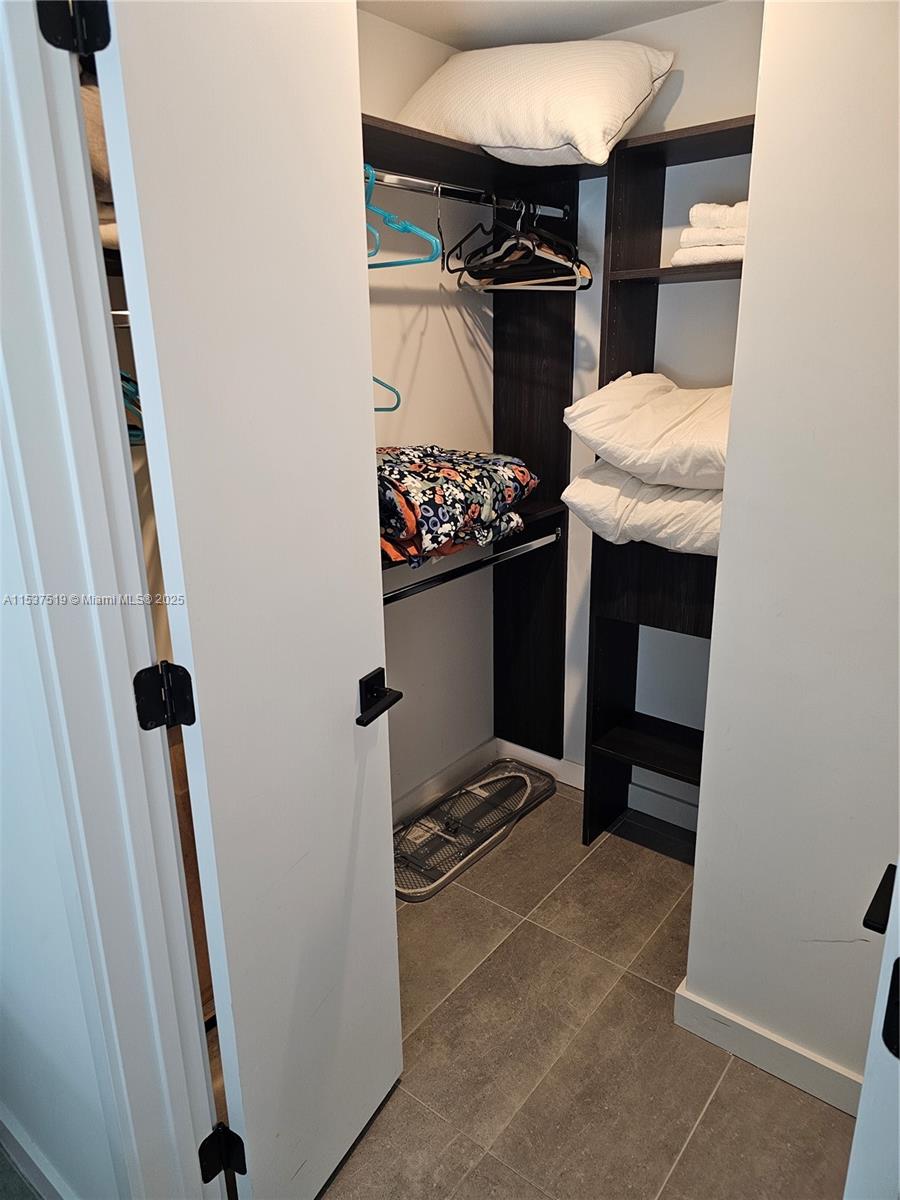 227 NE 2nd St 1901, Miami, Florida 33132, 1 Bedroom Bedrooms, ,1 BathroomBathrooms,Residential,For Sale,227 NE 2nd St 1901,A11537519