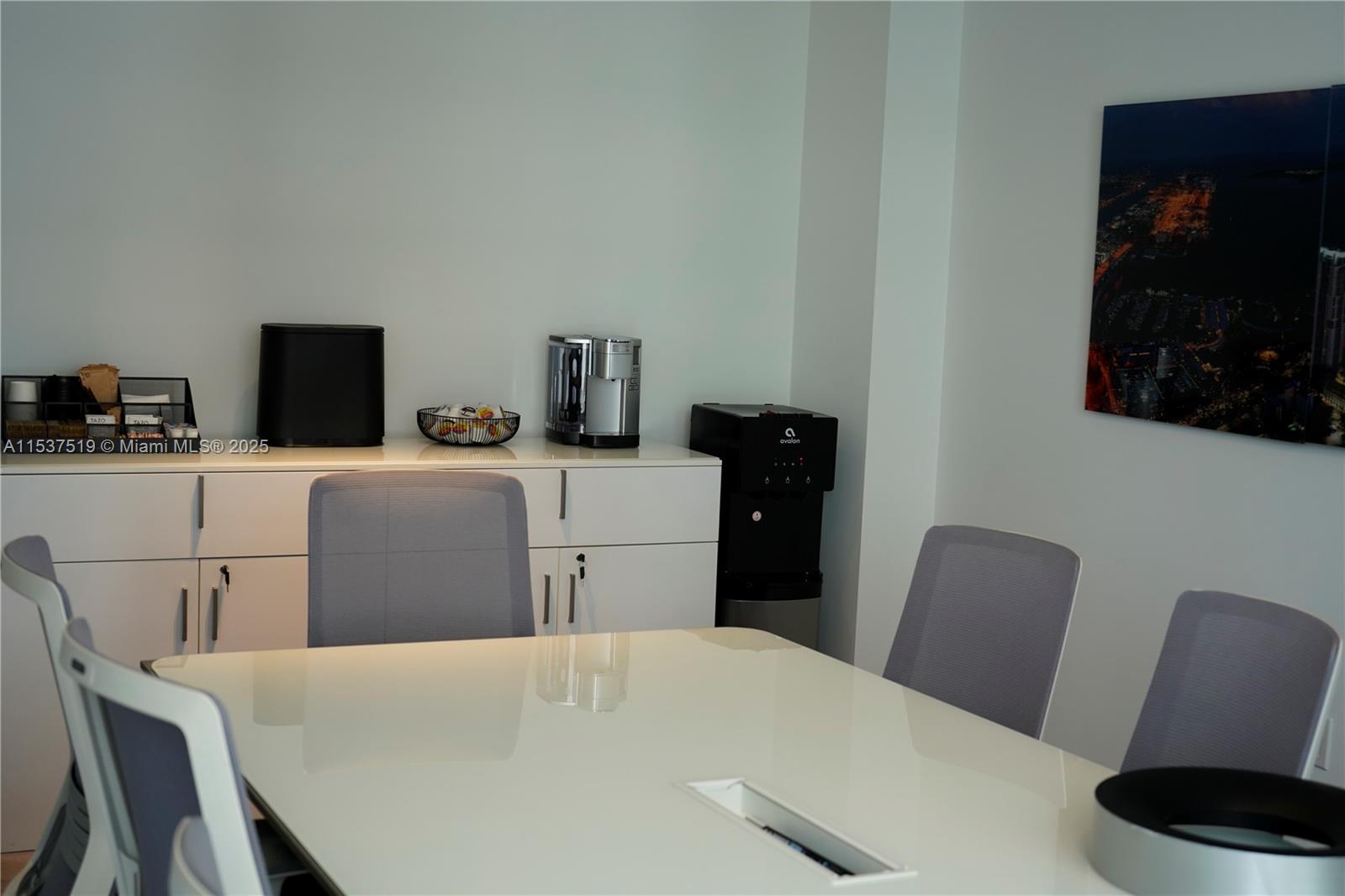 227 NE 2nd St 1901, Miami, Florida 33132, 1 Bedroom Bedrooms, ,1 BathroomBathrooms,Residential,For Sale,227 NE 2nd St 1901,A11537519