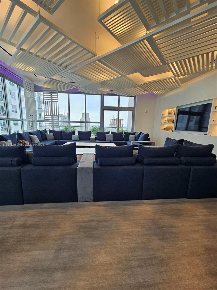 227 NE 2nd St 1901, Miami, Florida 33132, 1 Bedroom Bedrooms, ,1 BathroomBathrooms,Residential,For Sale,227 NE 2nd St 1901,A11537519