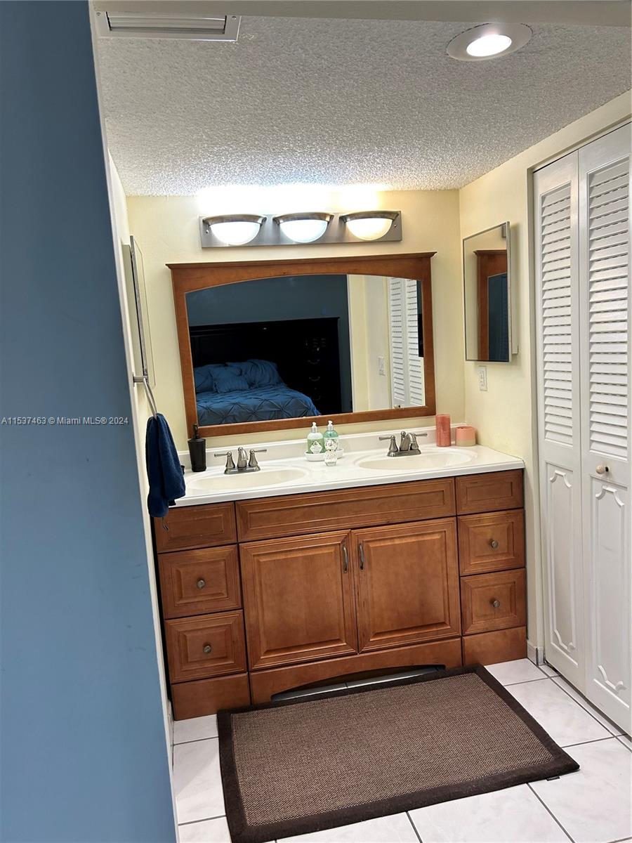 20401 NE 30th Ave 320-8, Aventura, Florida 33180, 3 Bedrooms Bedrooms, ,2 BathroomsBathrooms,Residential,For Sale,20401 NE 30th Ave 320-8,A11537463