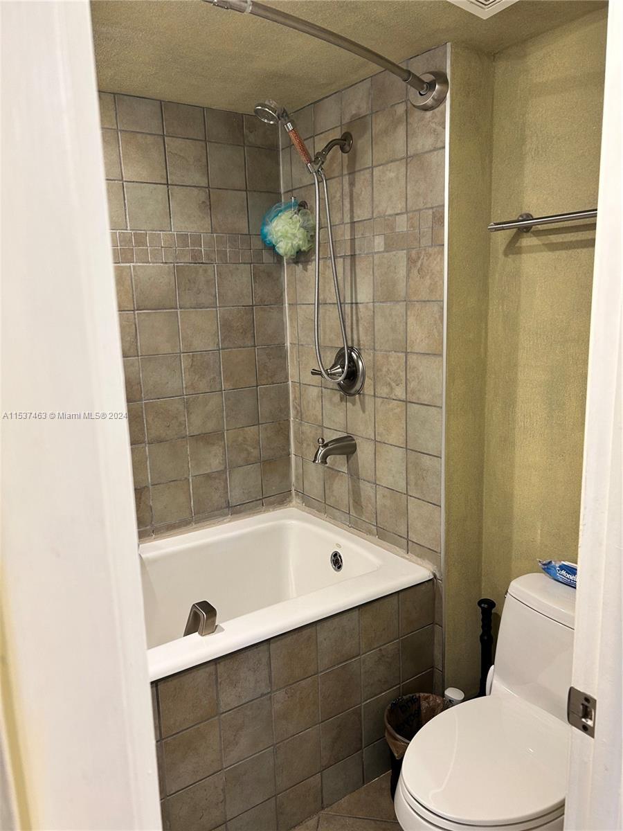 20401 NE 30th Ave 320-8, Aventura, Florida 33180, 3 Bedrooms Bedrooms, ,2 BathroomsBathrooms,Residential,For Sale,20401 NE 30th Ave 320-8,A11537463