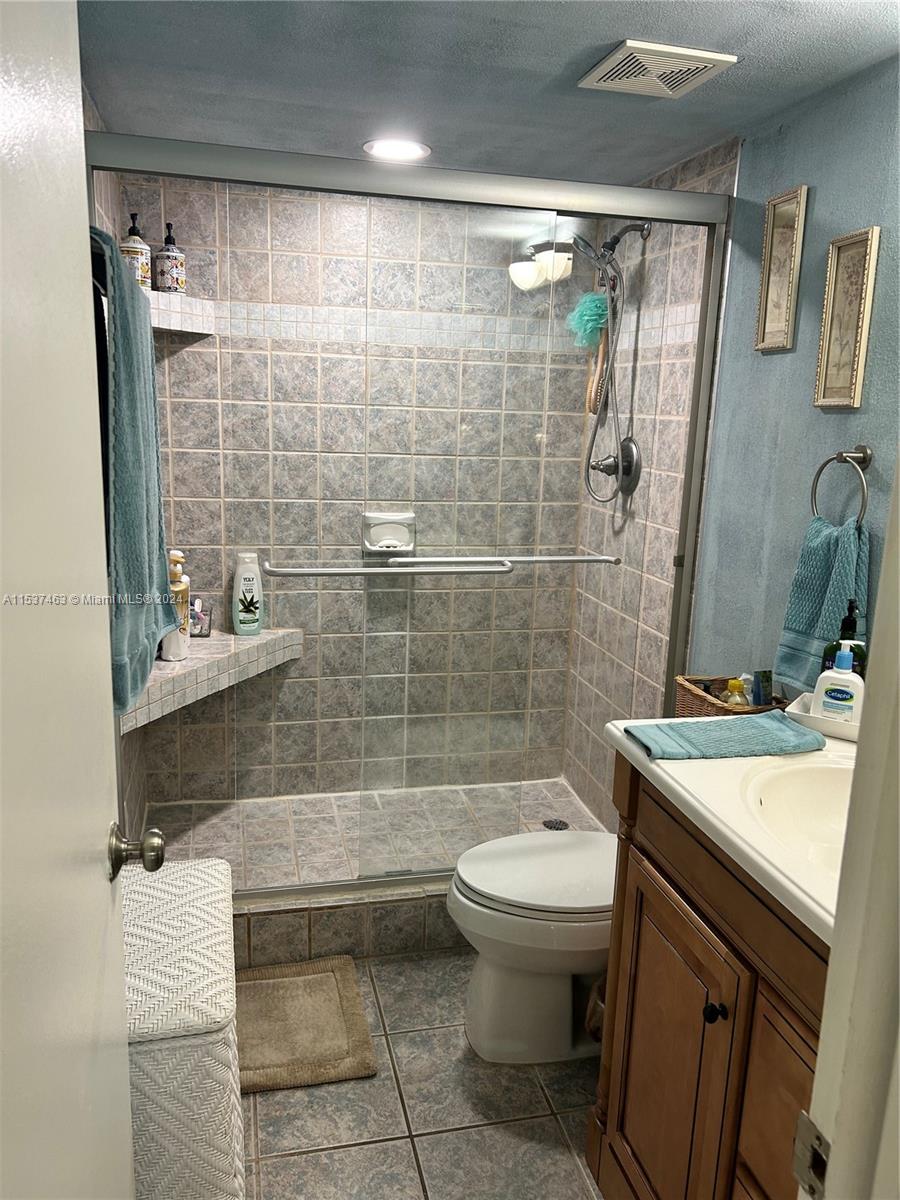 20401 NE 30th Ave 320-8, Aventura, Florida 33180, 3 Bedrooms Bedrooms, ,2 BathroomsBathrooms,Residential,For Sale,20401 NE 30th Ave 320-8,A11537463