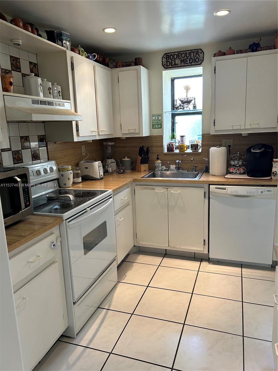 20401 30th Ave, Aventura, FL, 33180 United States, 3 Bedrooms Bedrooms, ,2 BathroomsBathrooms,Residential,For Sale,30th Ave,A11537463