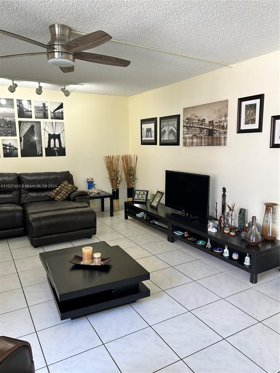 20401 NE 30th Ave 320-8, Aventura, Florida 33180, 3 Bedrooms Bedrooms, ,2 BathroomsBathrooms,Residential,For Sale,20401 NE 30th Ave 320-8,A11537463