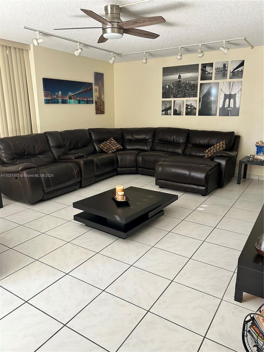 20401 30th Ave, Aventura, FL, 33180 United States, 3 Bedrooms Bedrooms, ,2 BathroomsBathrooms,Residential,For Sale,30th Ave,A11537463