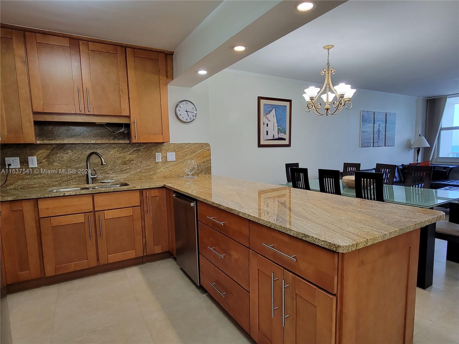 3725 S Ocean Dr 1008, Hollywood, Florida 33019, 2 Bedrooms Bedrooms, ,2 BathroomsBathrooms,Residentiallease,For Rent,3725 S Ocean Dr 1008,A11537541