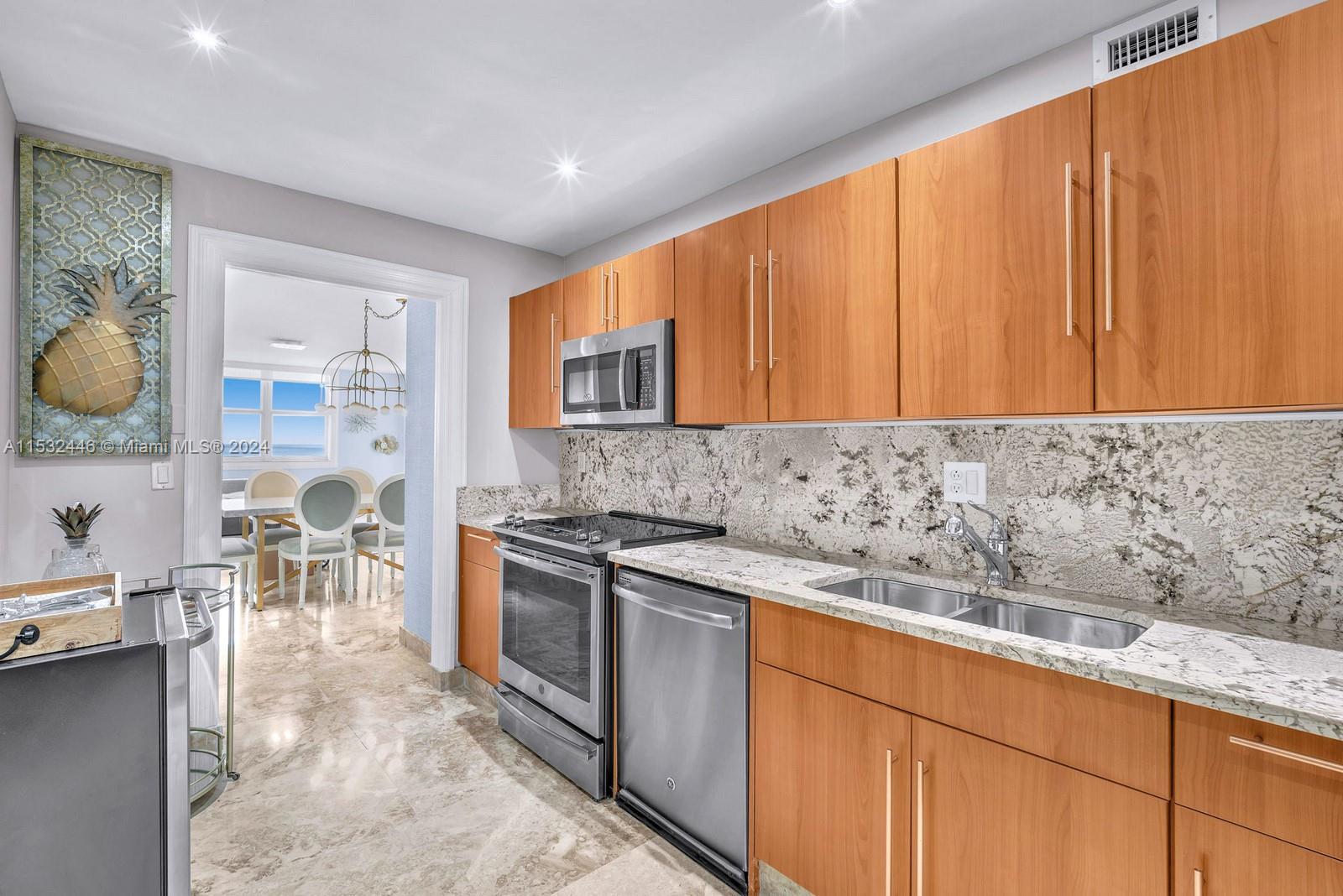 3001 S Ocean Dr 1211, Hollywood, Florida 33019, 2 Bedrooms Bedrooms, ,2 BathroomsBathrooms,Residential,For Sale,3001 S Ocean Dr 1211,A11532446