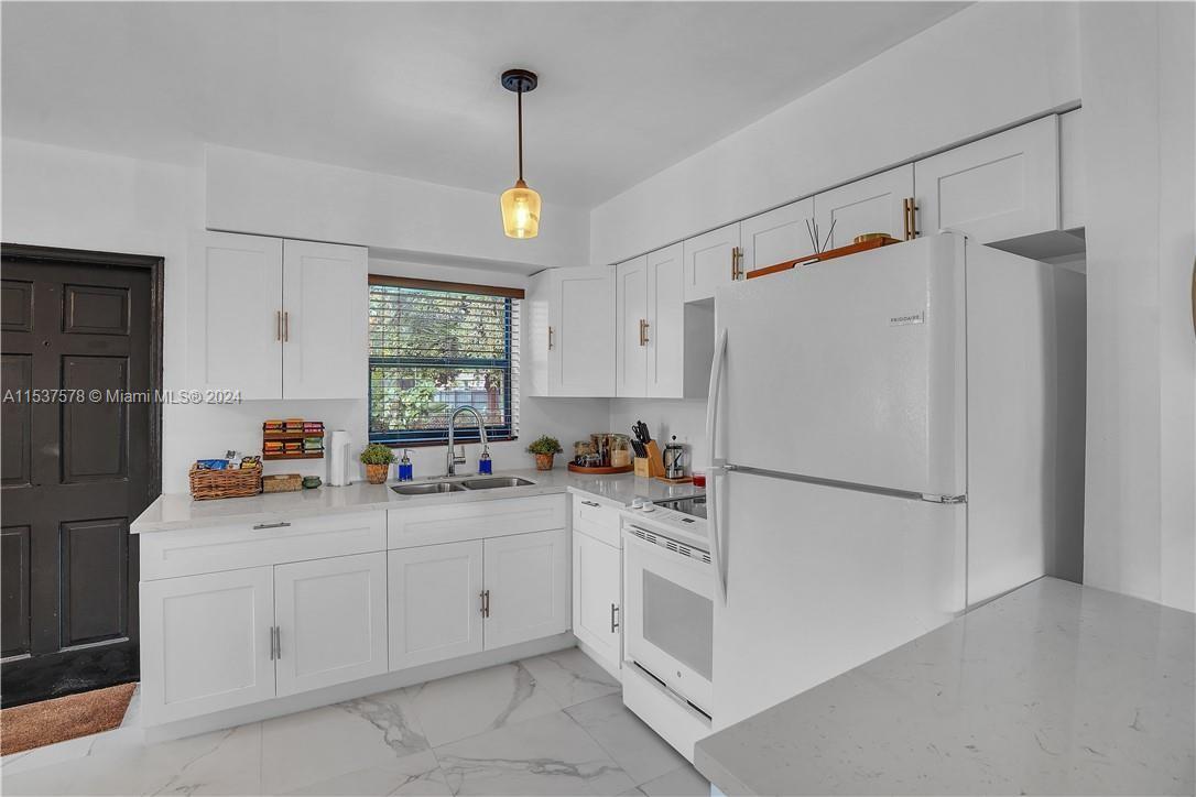 El Portal, Florida 33150, 3 Bedrooms Bedrooms, ,2 BathroomsBathrooms,Residential,For Sale,A11537578