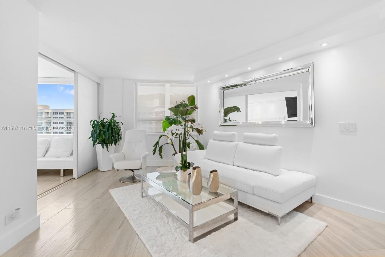 1500 Bay Rd 1268S, Miami Beach, Florida 33139, 2 Bedrooms Bedrooms, ,1 BathroomBathrooms,Residentiallease,For Rent,1500 Bay Rd 1268S,A11537116