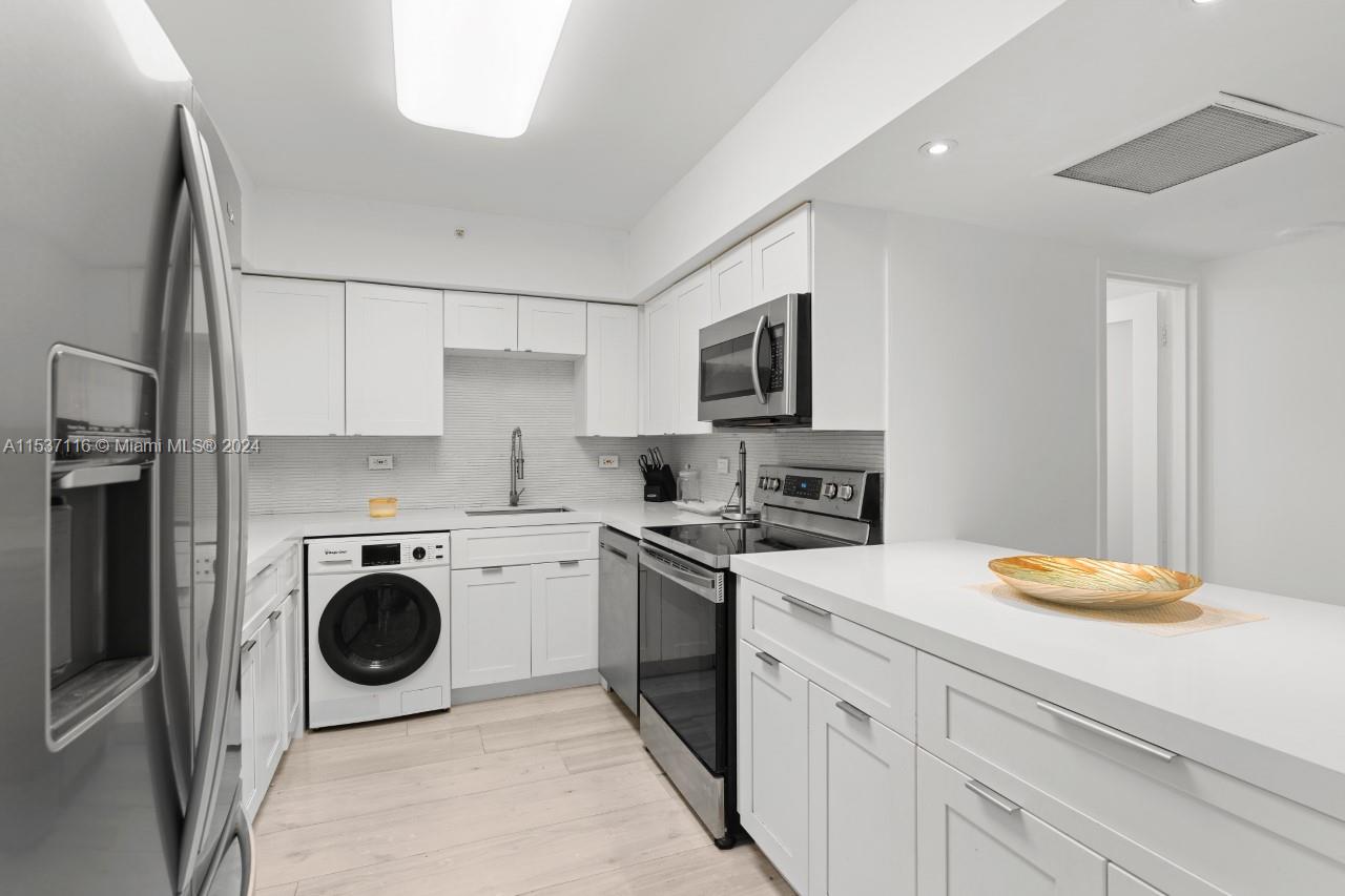 1500 Bay Rd 1268S, Miami Beach, Florida 33139, 2 Bedrooms Bedrooms, ,1 BathroomBathrooms,Residentiallease,For Rent,1500 Bay Rd 1268S,A11537116