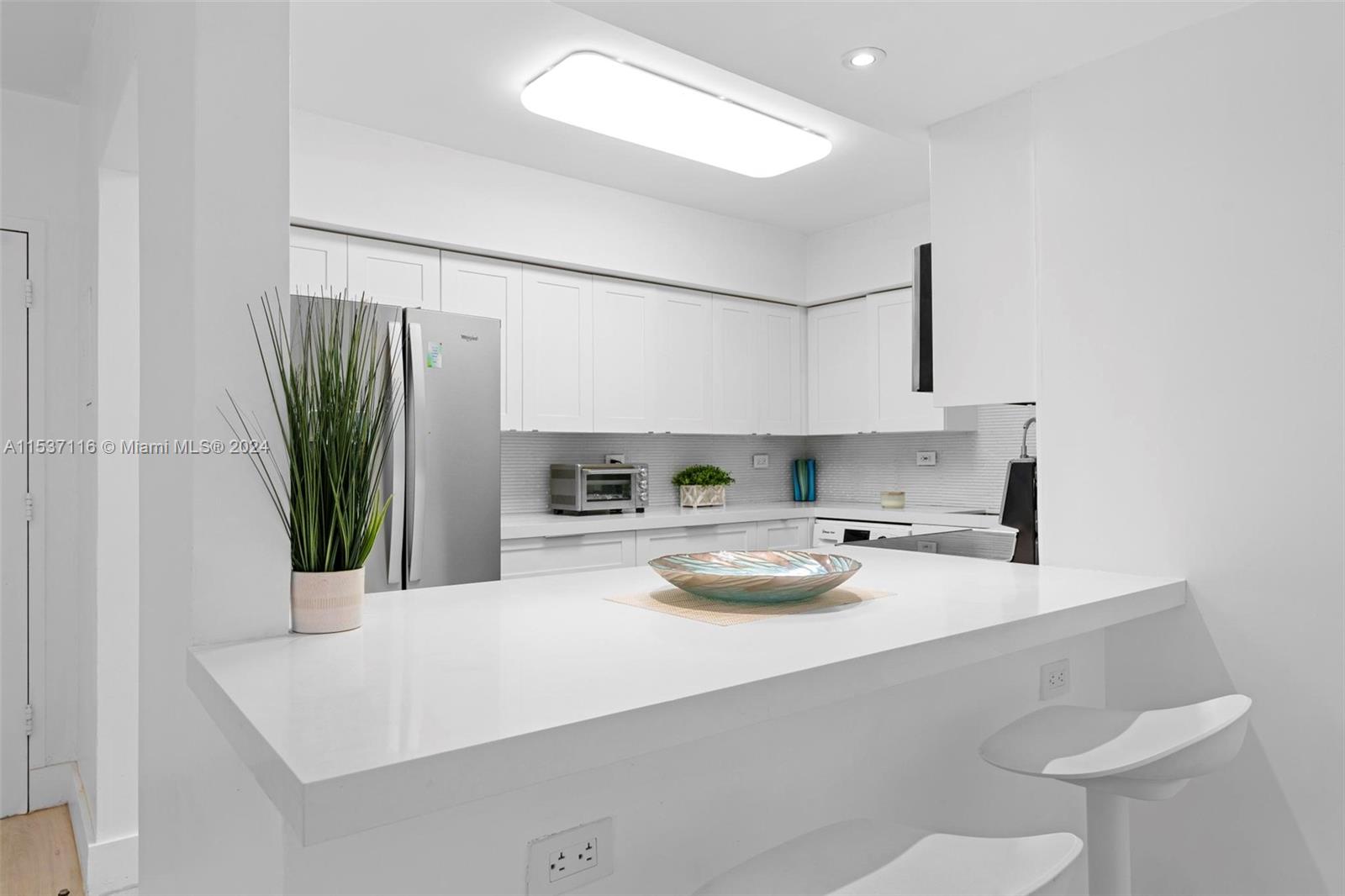 1500 Bay Rd 1268S, Miami Beach, Florida 33139, 2 Bedrooms Bedrooms, ,1 BathroomBathrooms,Residentiallease,For Rent,1500 Bay Rd 1268S,A11537116