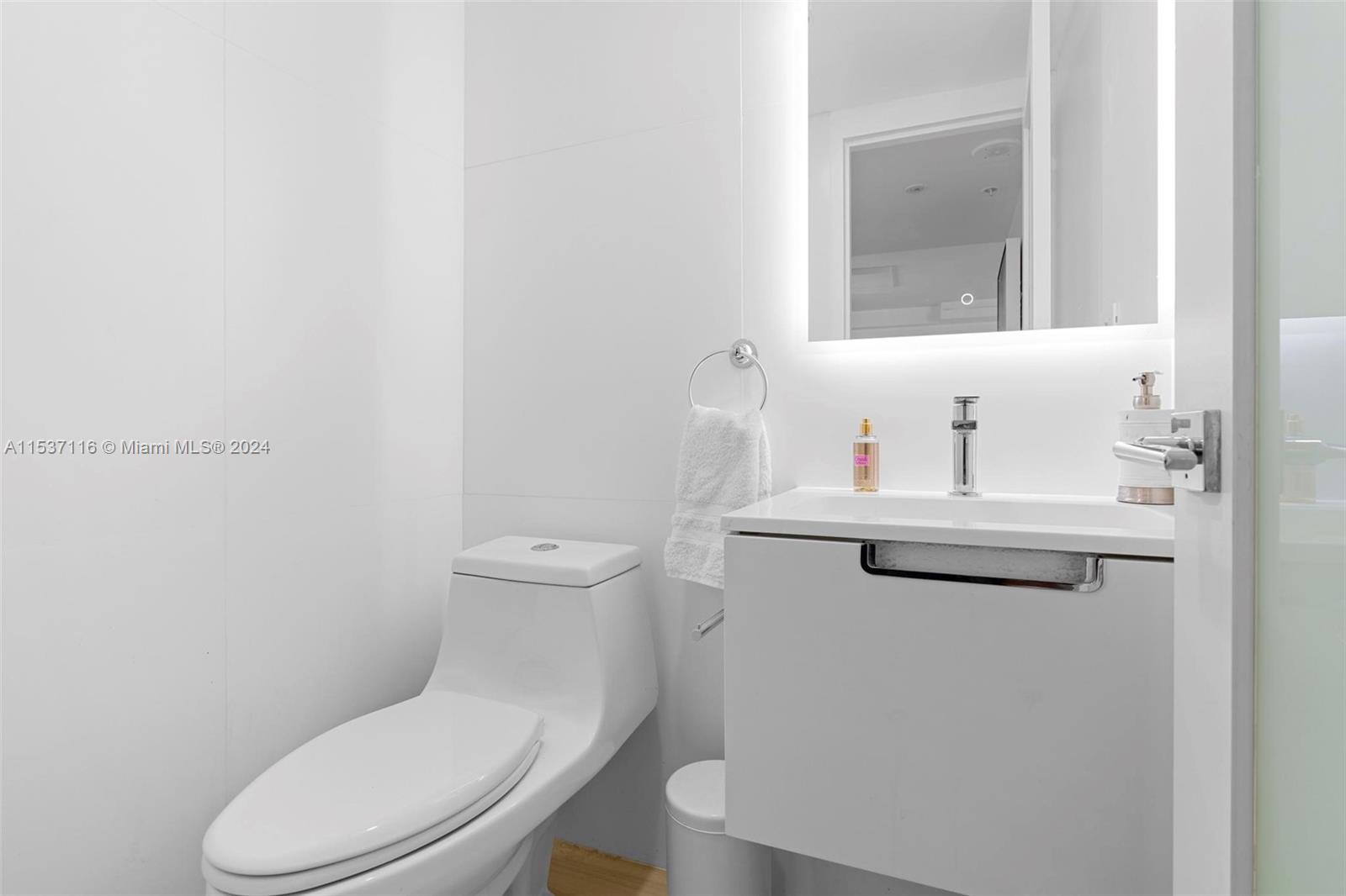 1500 Bay Rd 1268S, Miami Beach, Florida 33139, 2 Bedrooms Bedrooms, ,1 BathroomBathrooms,Residentiallease,For Rent,1500 Bay Rd 1268S,A11537116