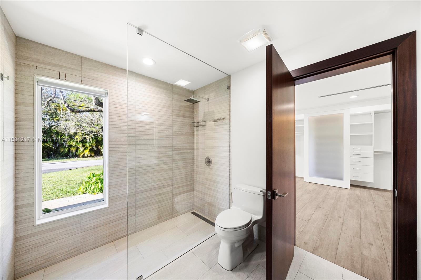 6880 126th Ter, Pinecrest, FL, 33156 United States, 6 Bedrooms Bedrooms, ,5 BathroomsBathrooms,Residential,For Sale,126th Ter,A11531217