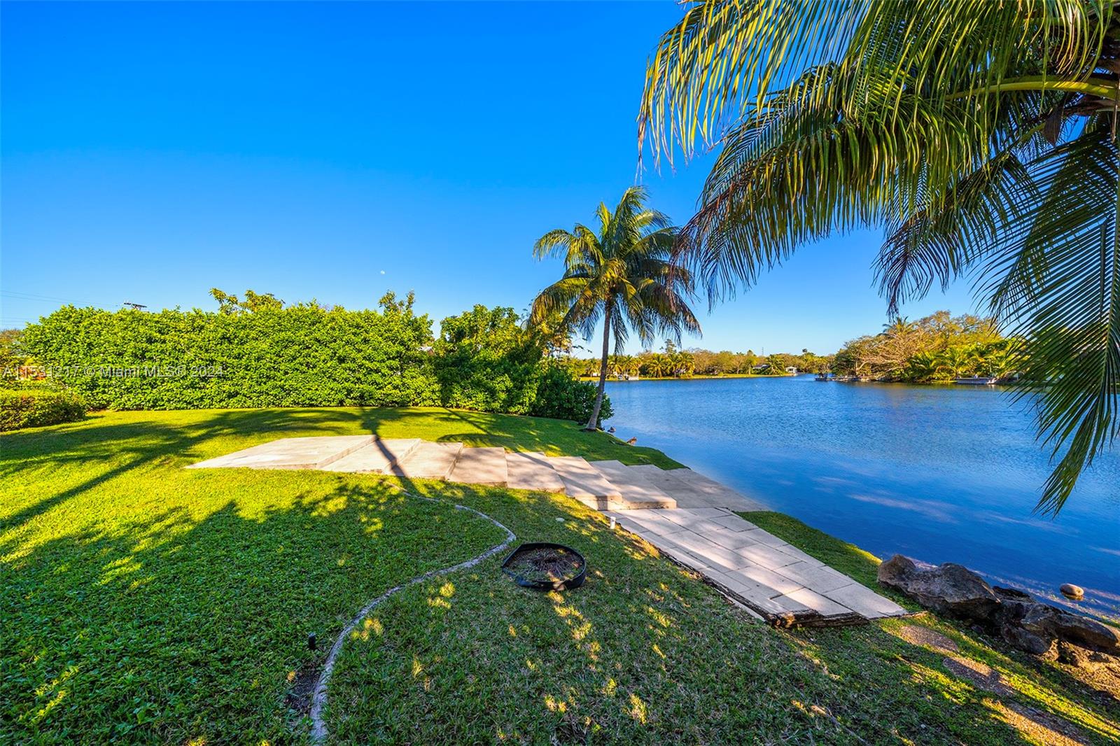 6880 126th Ter, Pinecrest, FL, 33156 United States, 6 Bedrooms Bedrooms, ,5 BathroomsBathrooms,Residential,For Sale,126th Ter,A11531217