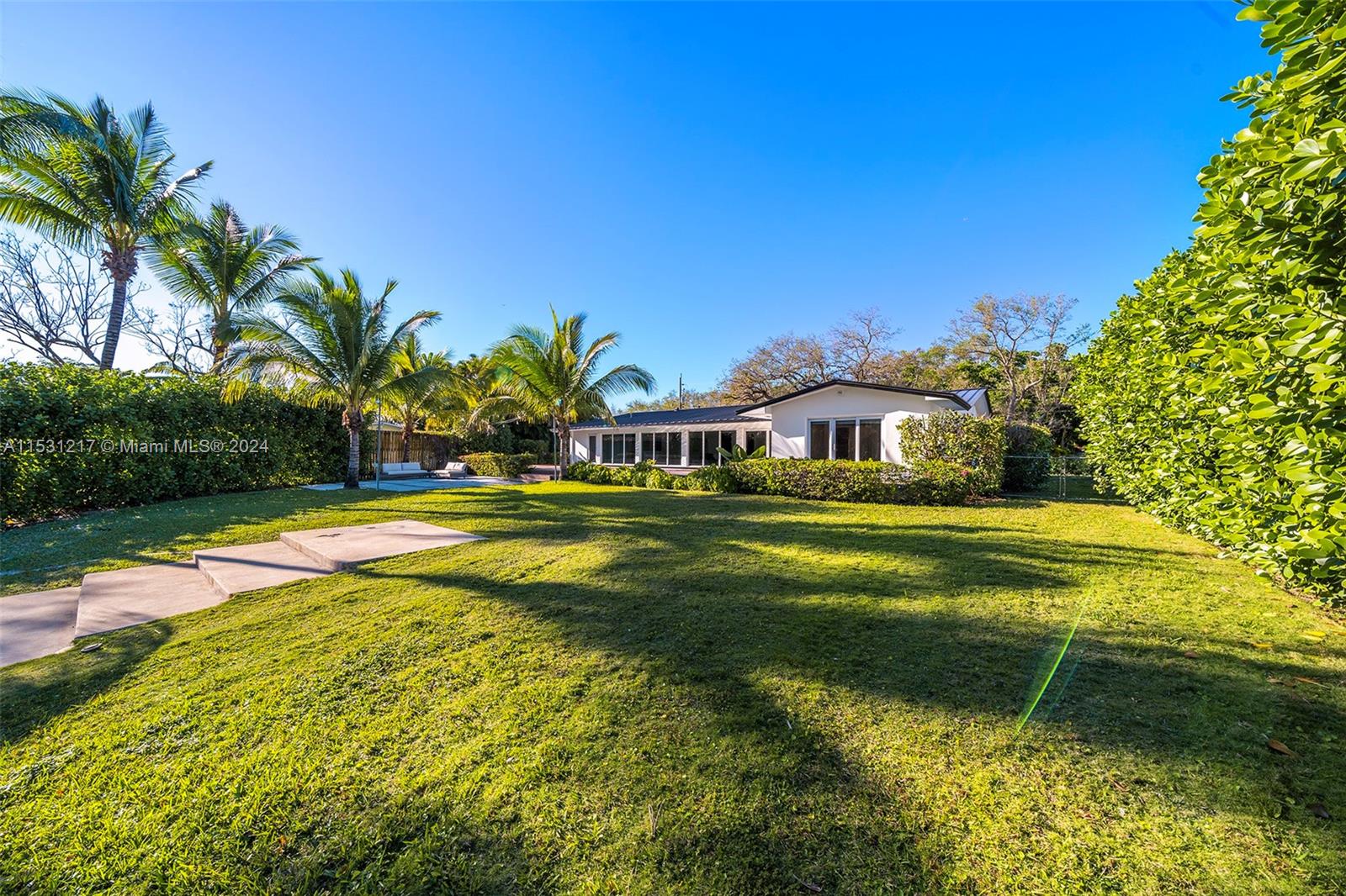 6880 126th Ter, Pinecrest, FL, 33156 United States, 6 Bedrooms Bedrooms, ,5 BathroomsBathrooms,Residential,For Sale,126th Ter,A11531217