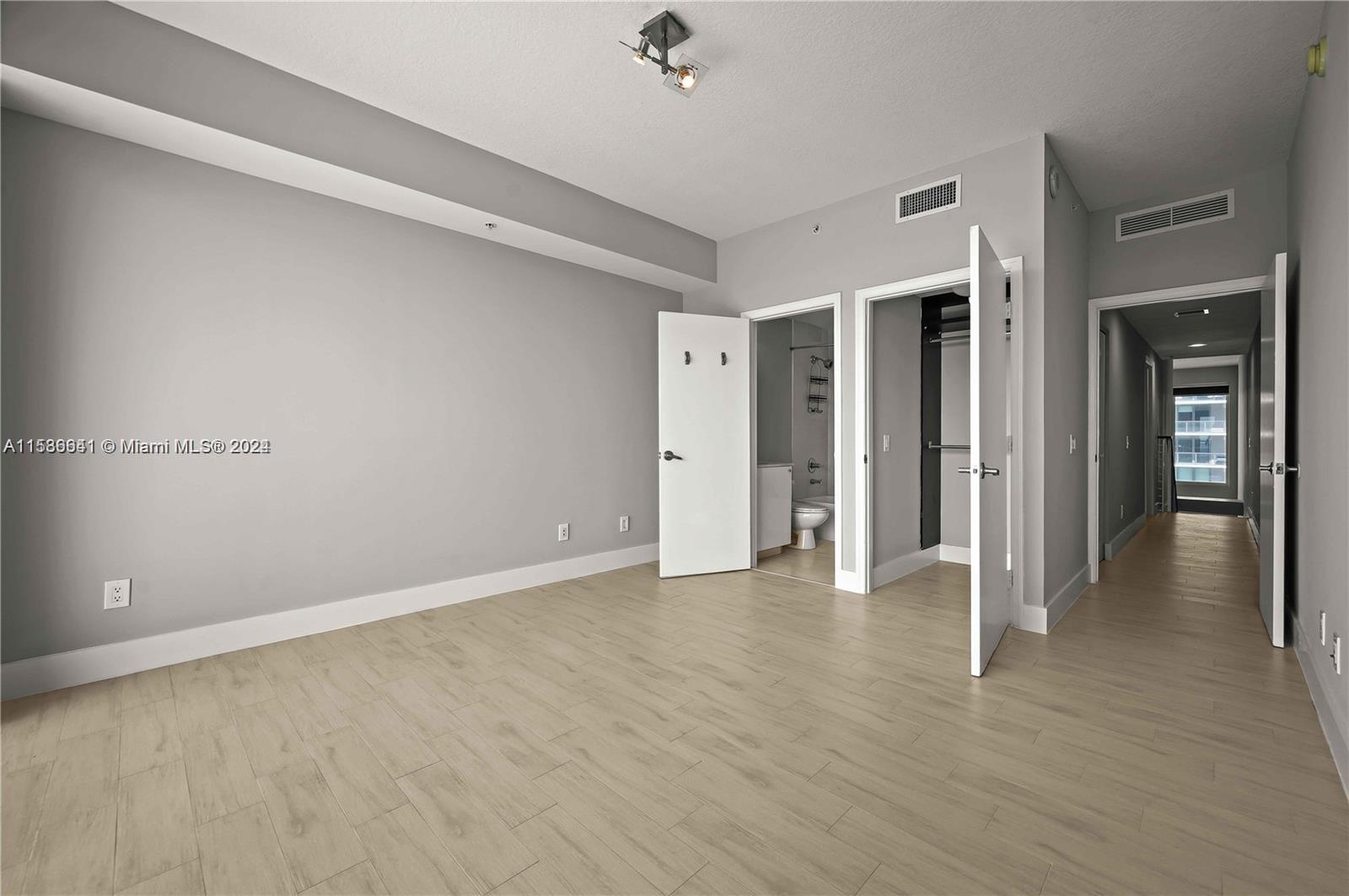60 SW 13th St 3620, Miami, Florida 33130, 2 Bedrooms Bedrooms, ,2 BathroomsBathrooms,Residential,For Sale,60 SW 13th St 3620,A11536641