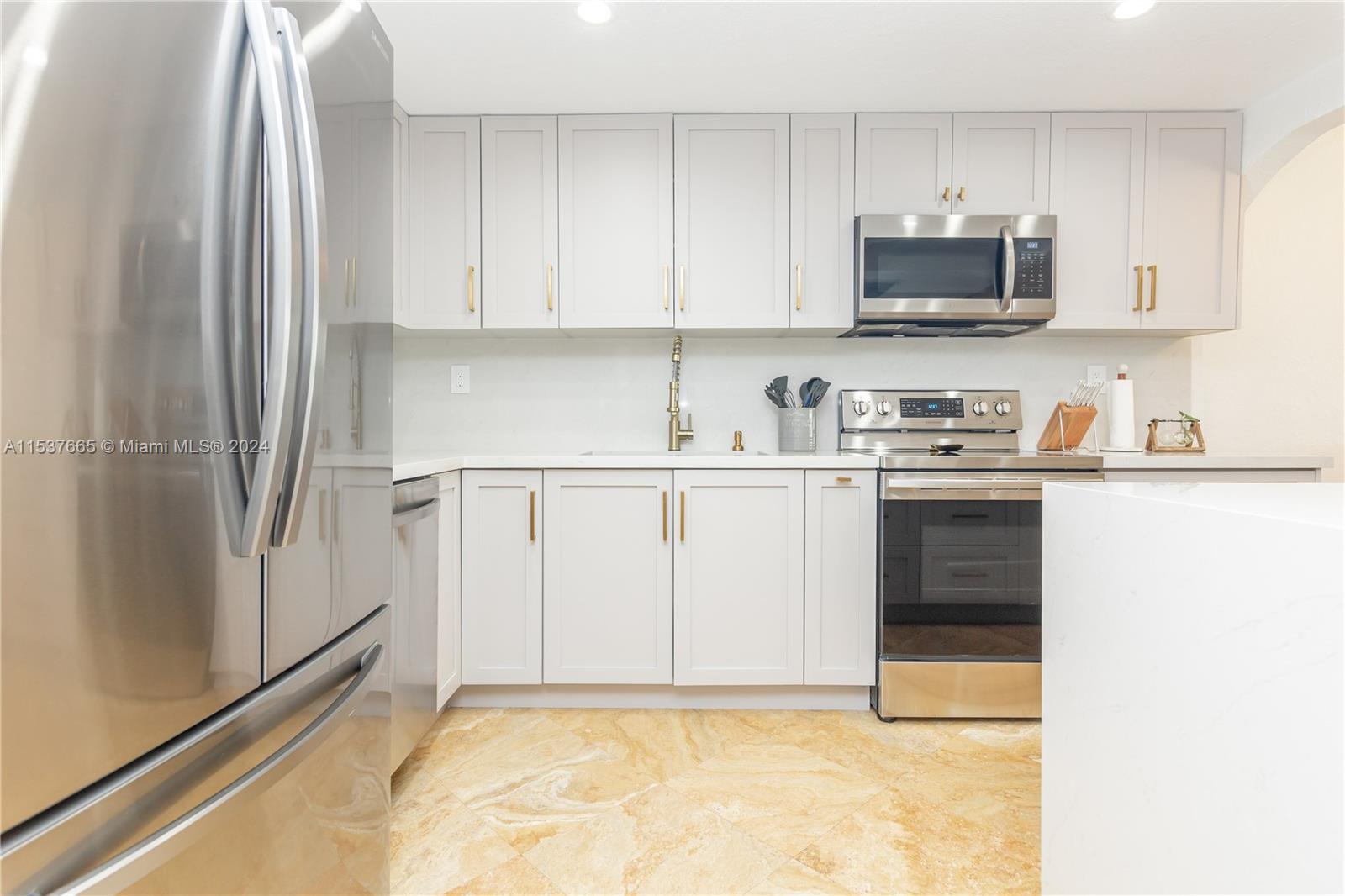 5401 Collins Ave 337, Miami Beach, Florida 33140, 2 Bedrooms Bedrooms, ,3 BathroomsBathrooms,Residential,For Sale,5401 Collins Ave 337,A11537665