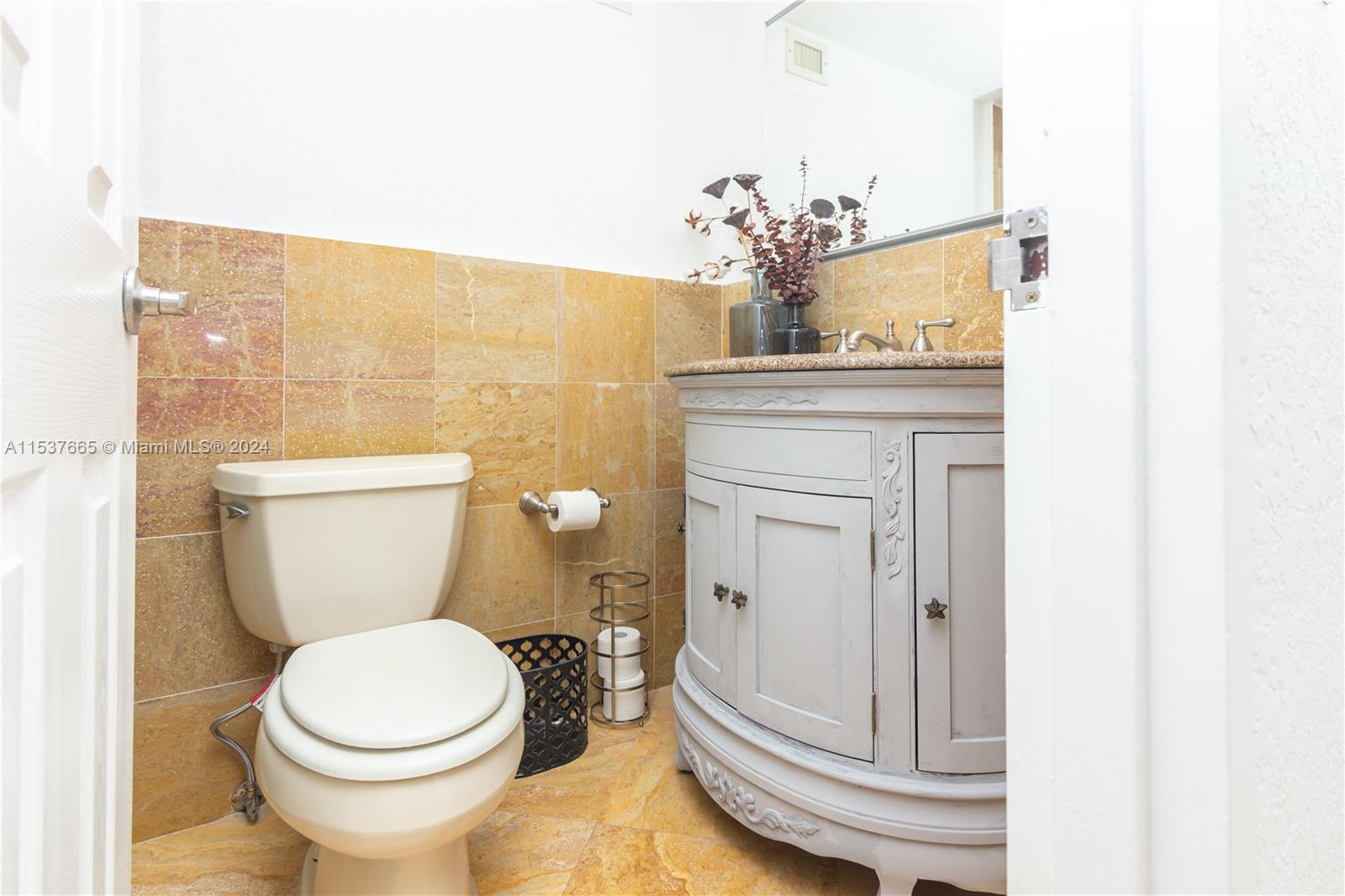 Full Downstairs Bathroom