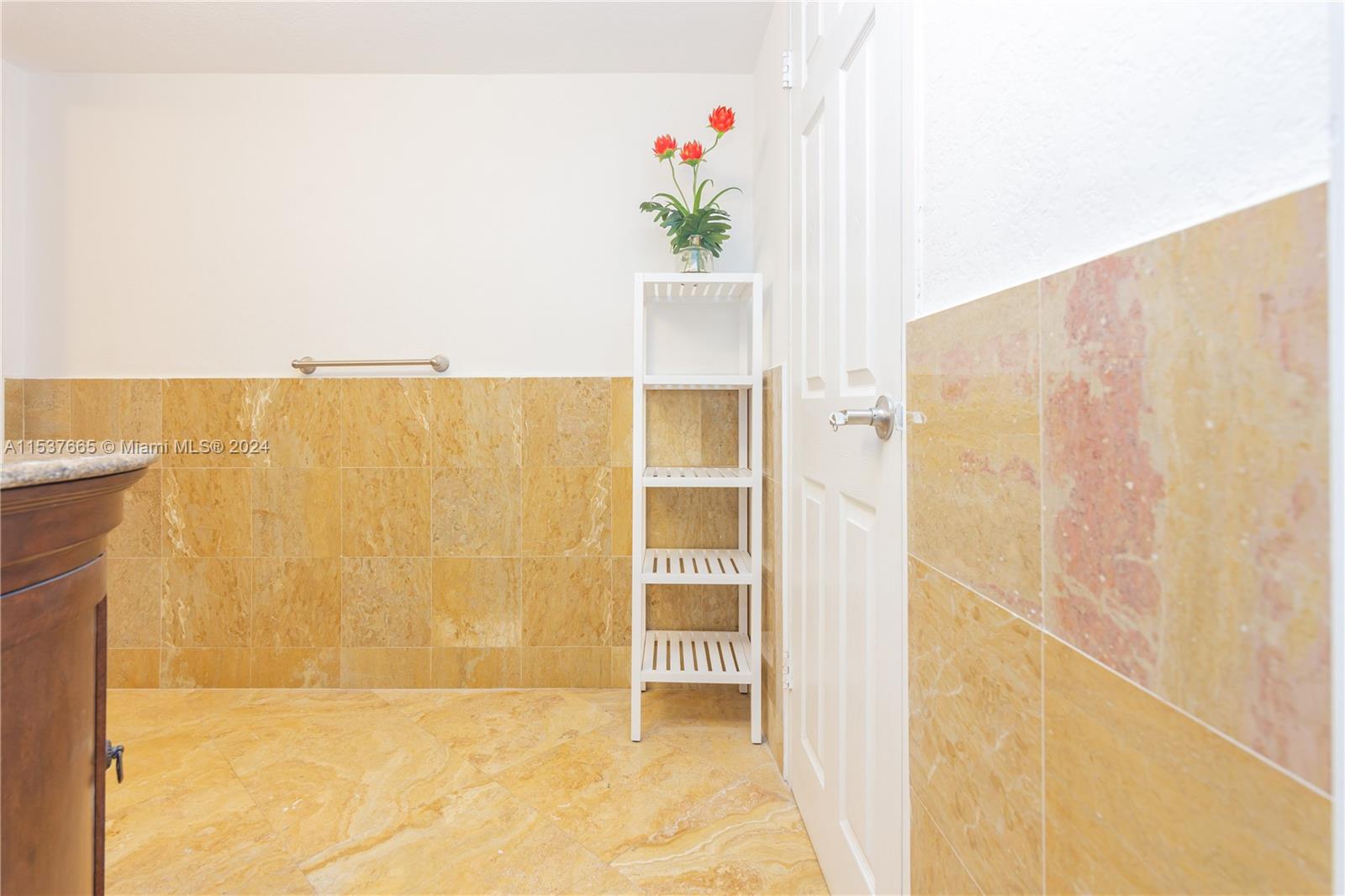 5401 Collins Ave 337, Miami Beach, Florida 33140, 2 Bedrooms Bedrooms, ,3 BathroomsBathrooms,Residential,For Sale,5401 Collins Ave 337,A11537665