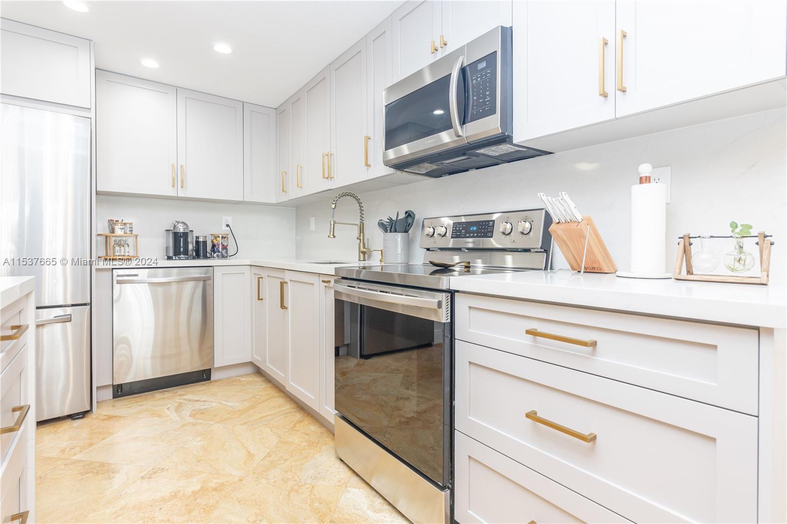 Spare Bedroom / Office