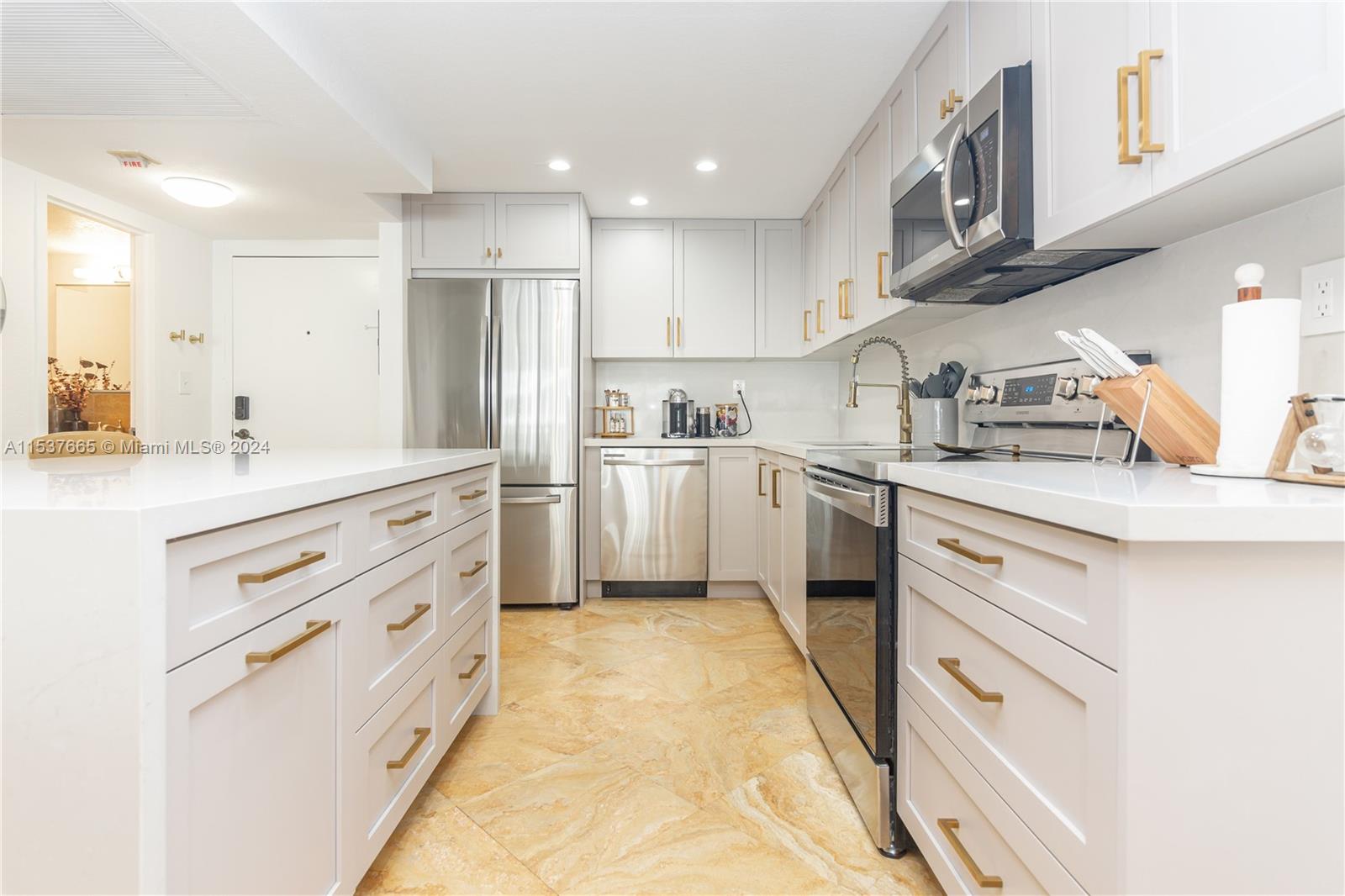 Spare Bedroom / Office Closet