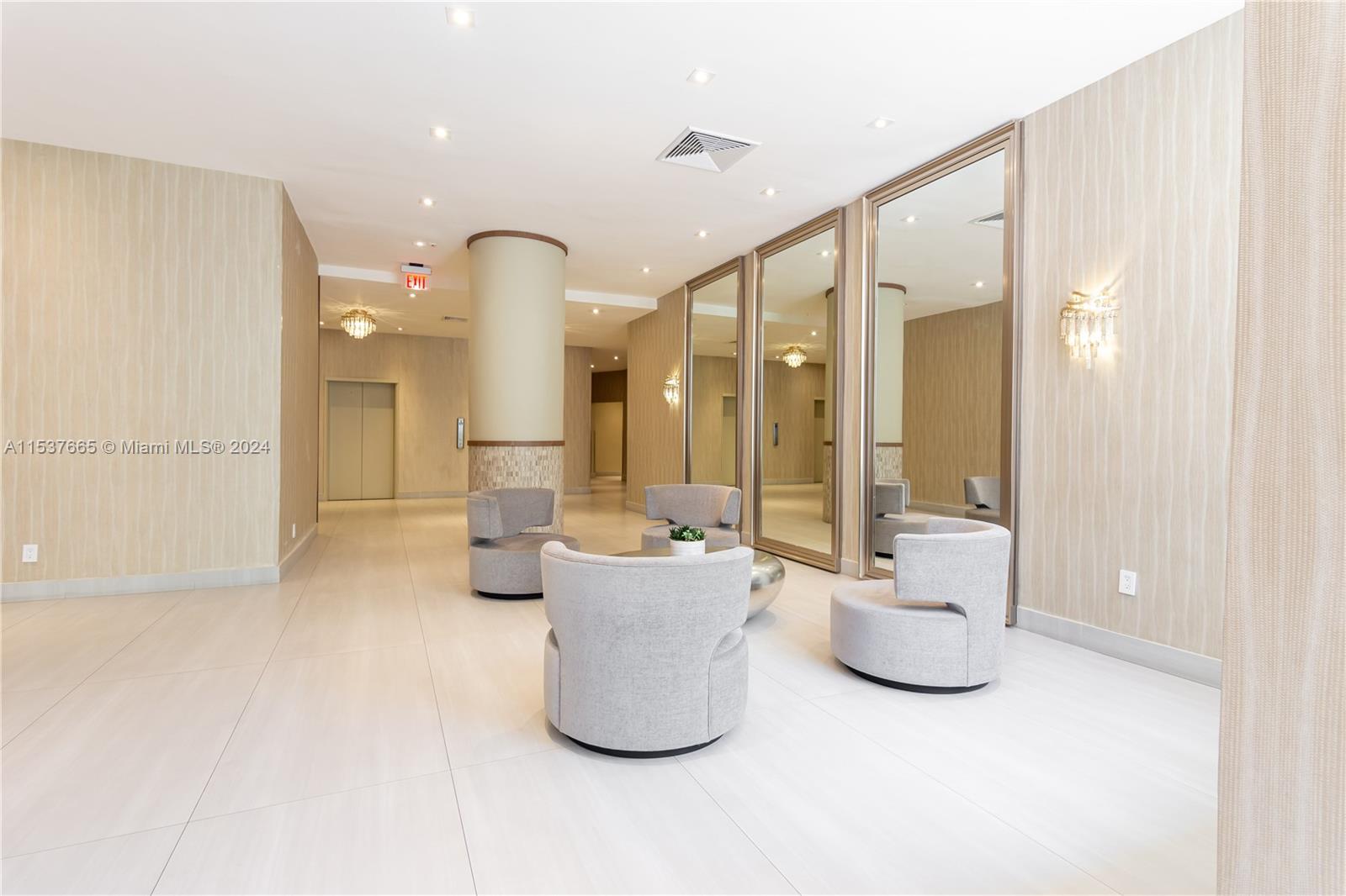 Spare Bedroom / Office Closet