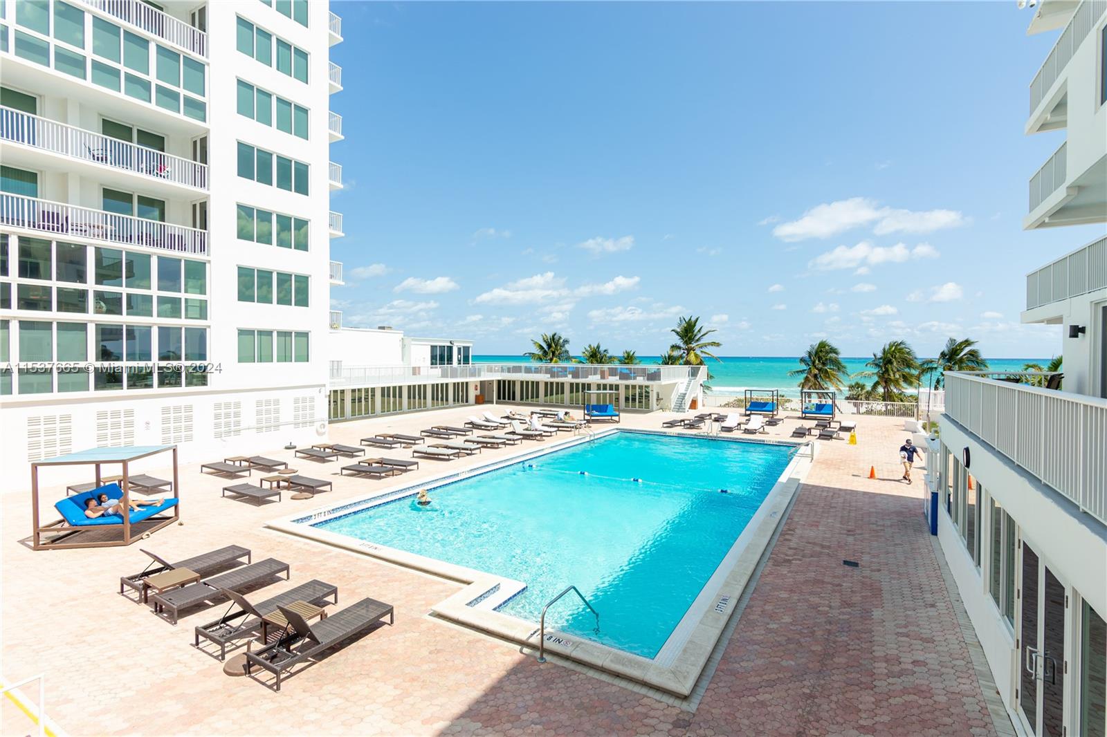 Downstairs Full Bathroom