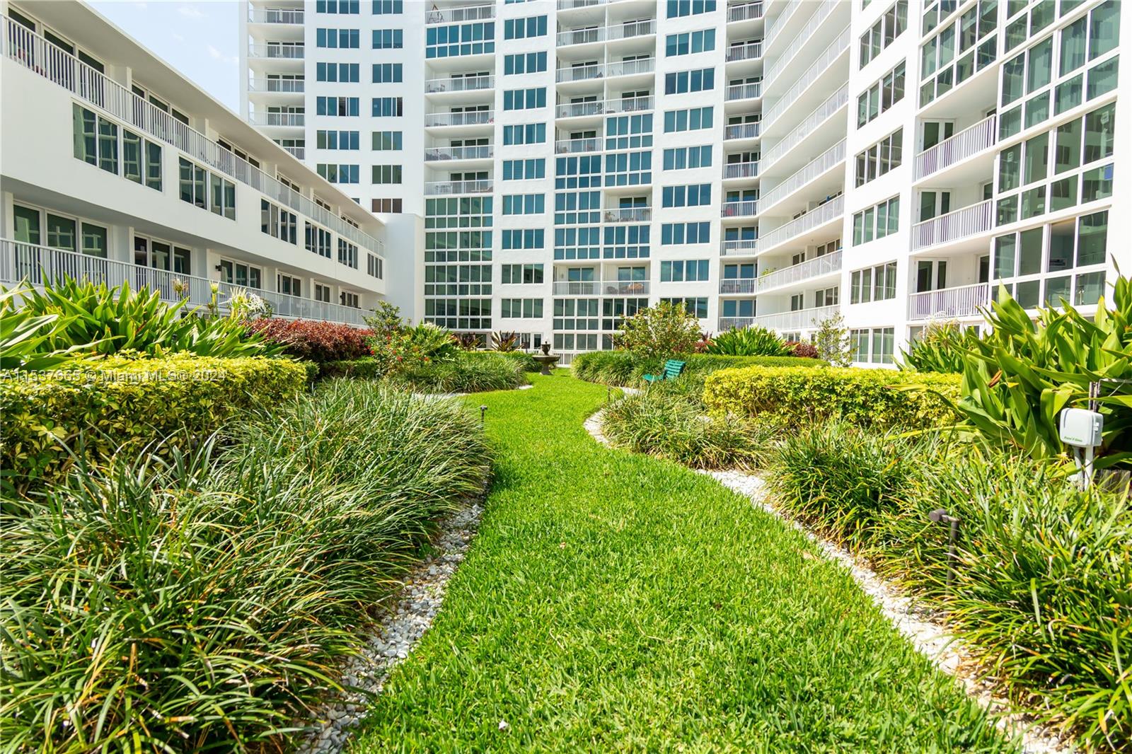 5401 Collins Ave 337, Miami Beach, Florida 33140, 2 Bedrooms Bedrooms, ,3 BathroomsBathrooms,Residential,For Sale,5401 Collins Ave 337,A11537665