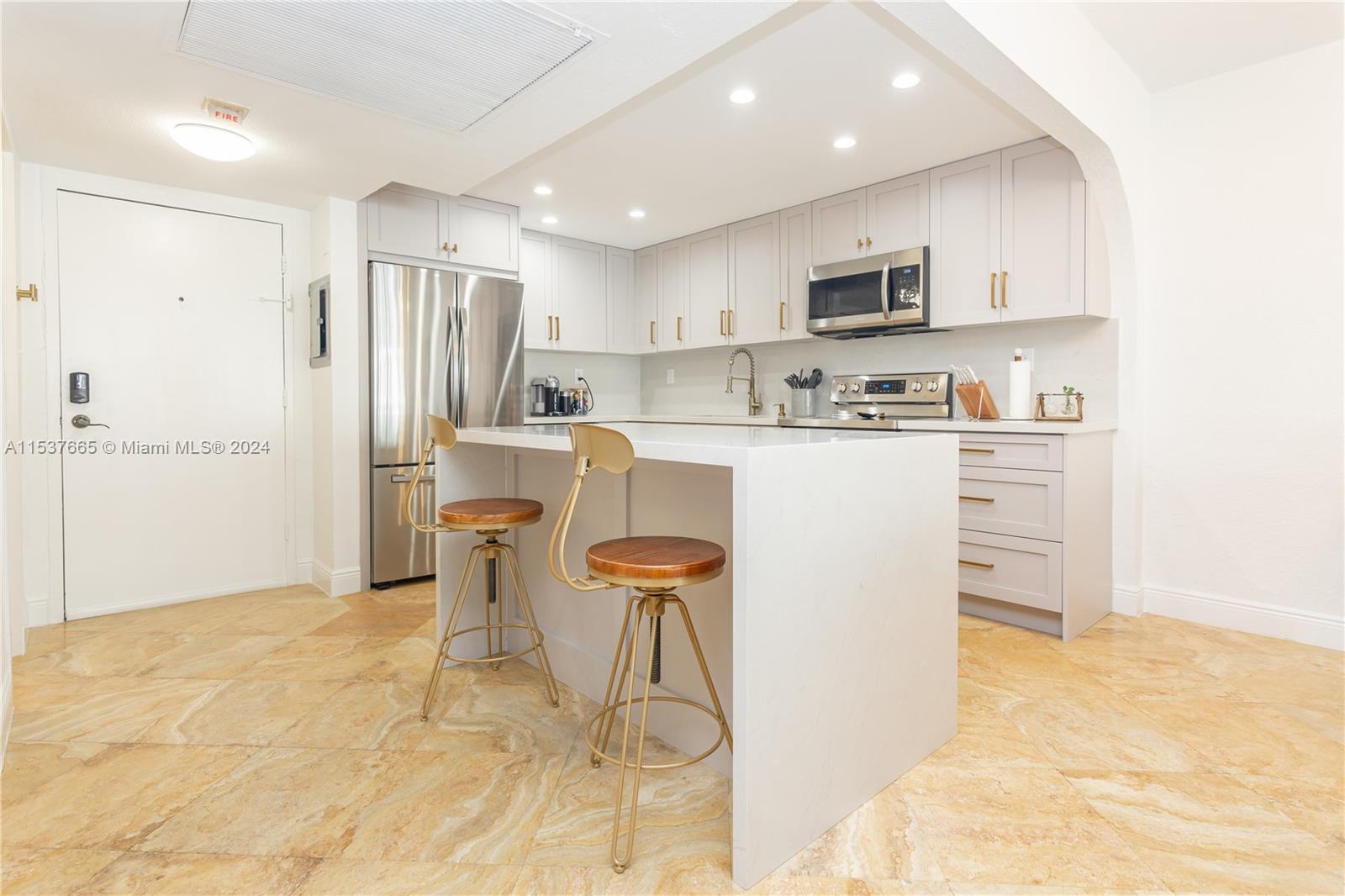 5401 Collins Ave 337, Miami Beach, Florida 33140, 2 Bedrooms Bedrooms, ,3 BathroomsBathrooms,Residential,For Sale,5401 Collins Ave 337,A11537665