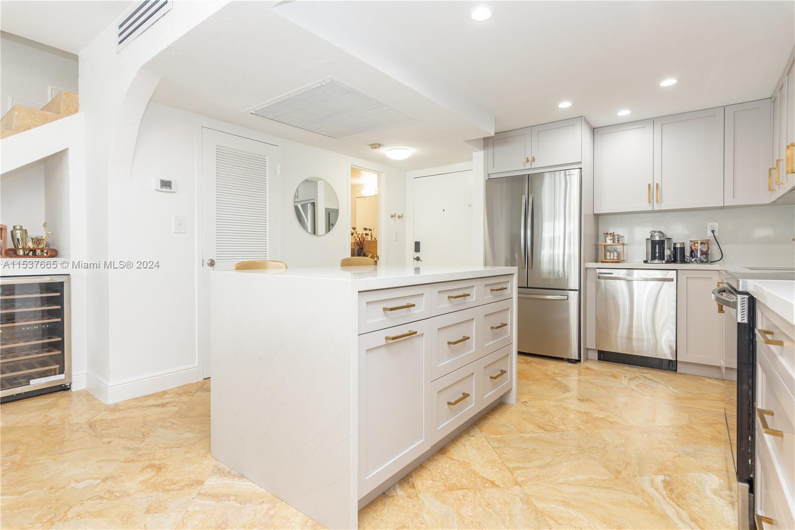 Spare Bedroom / Office Closet