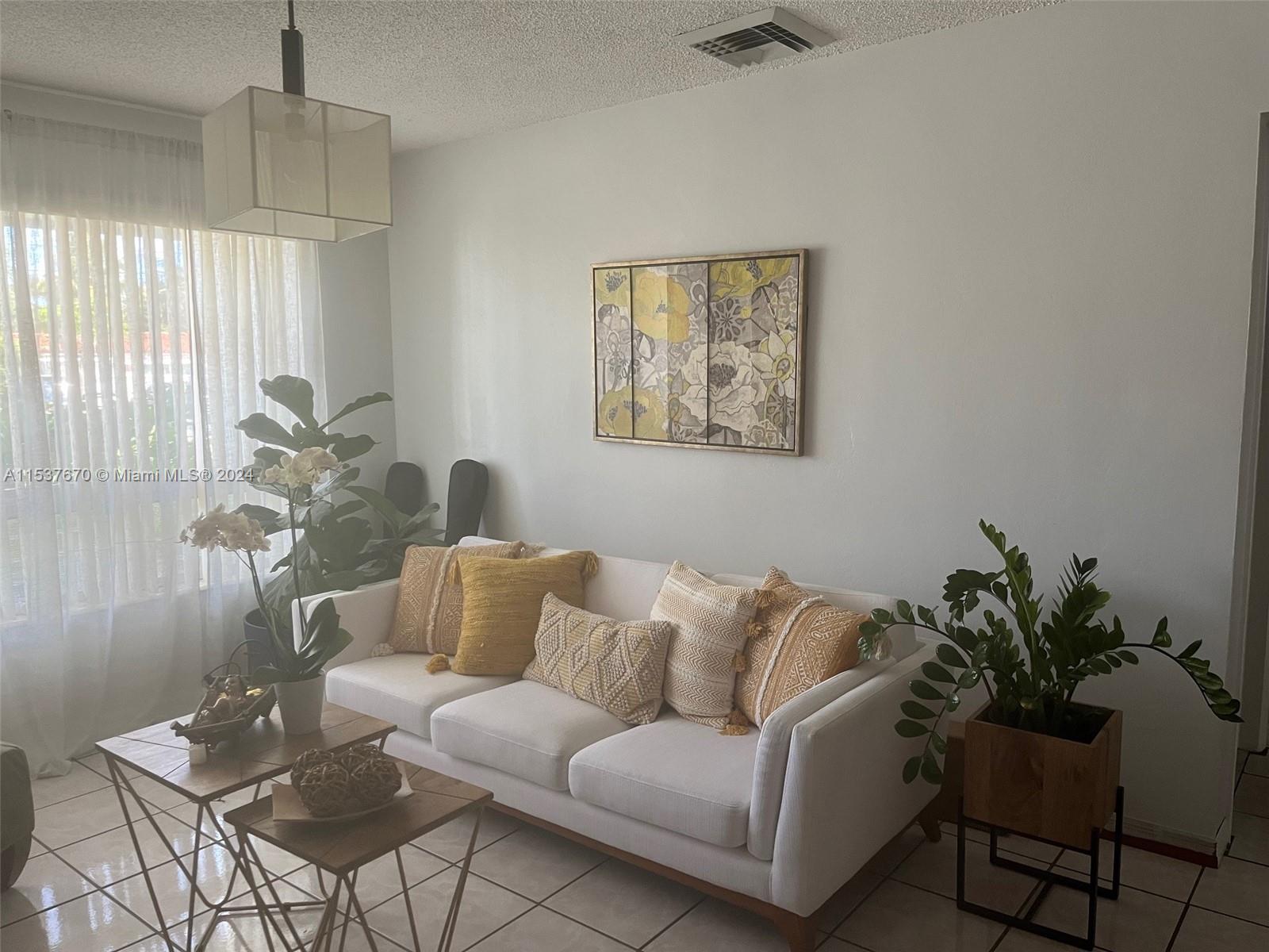 606 N 31st Ave, Hollywood, Florida 33021, 2 Bedrooms Bedrooms, ,1 BathroomBathrooms,Residential,For Sale,606 N 31st Ave,A11537670