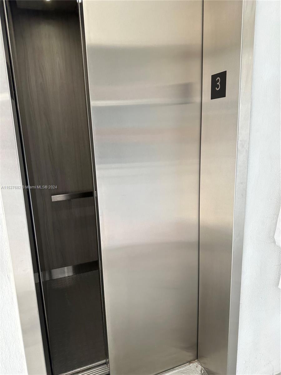 467 GOLDEN ISLE 307, Hallandale Beach, Florida 33009, 1 Bedroom Bedrooms, ,1 BathroomBathrooms,Residentiallease,For Rent,467 GOLDEN ISLE 307,A11537682