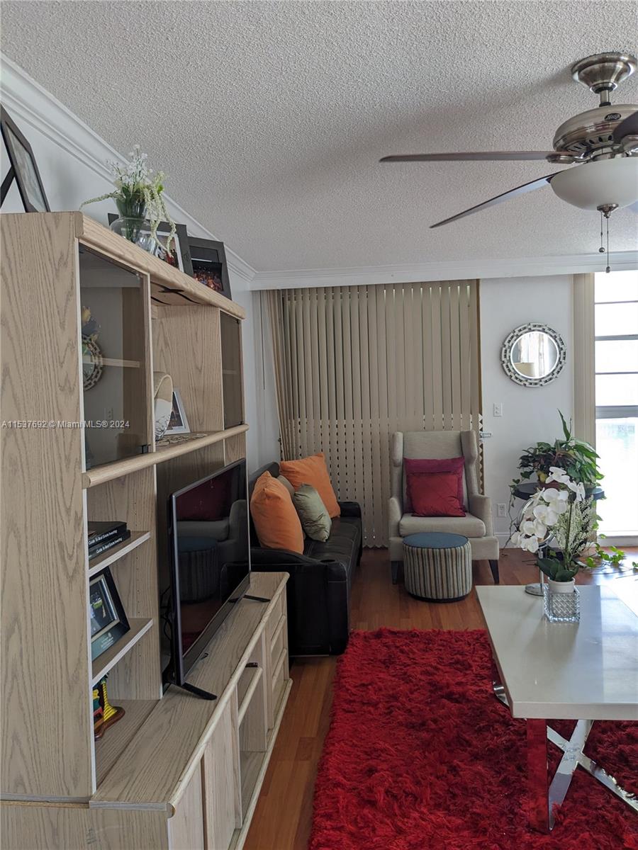 8001 CRESPI BL 2C, Miami Beach, Florida 33141, 2 Bedrooms Bedrooms, ,2 BathroomsBathrooms,Residentiallease,For Rent,8001 CRESPI BL 2C,A11537692