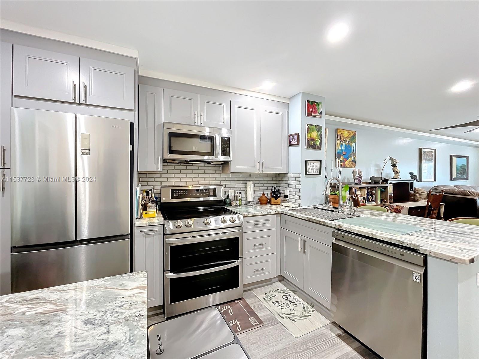 460 Paradise Isle Blvd 205, Hallandale Beach, Florida 33009, 2 Bedrooms Bedrooms, ,2 BathroomsBathrooms,Residential,For Sale,460 Paradise Isle Blvd 205,A11537723