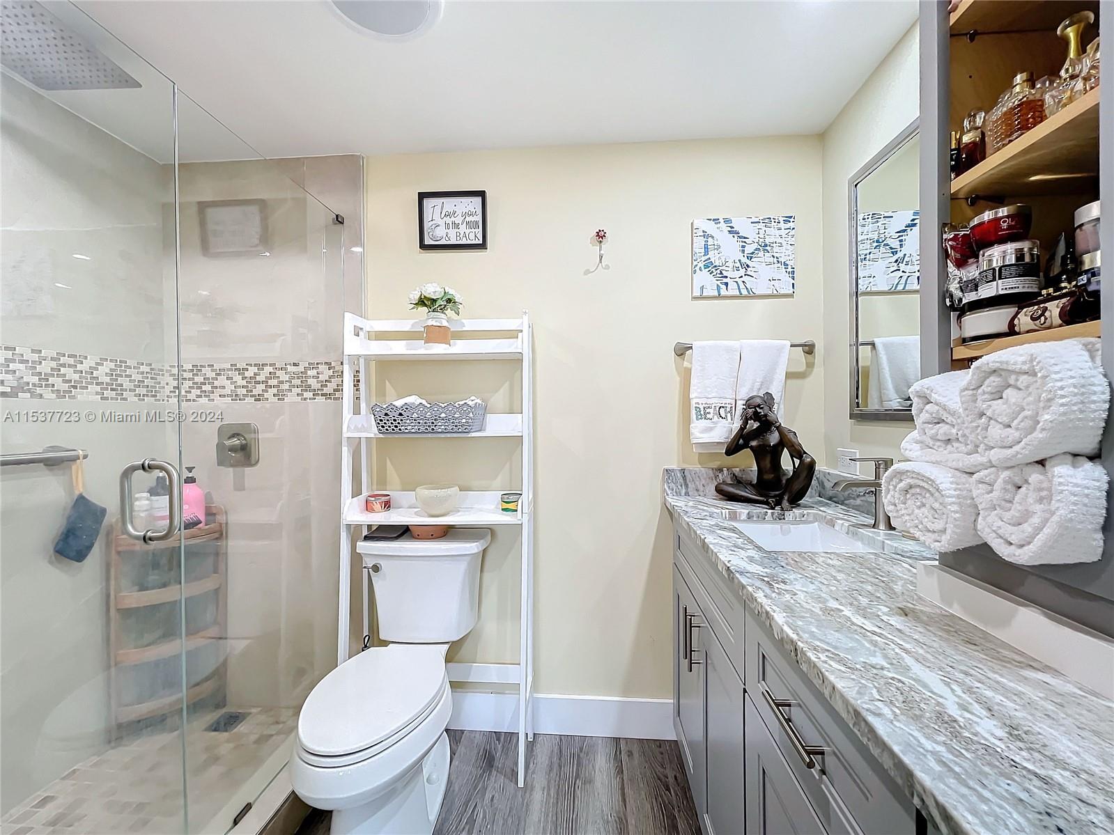 460 Paradise Isle Blvd 205, Hallandale Beach, Florida 33009, 2 Bedrooms Bedrooms, ,2 BathroomsBathrooms,Residential,For Sale,460 Paradise Isle Blvd 205,A11537723