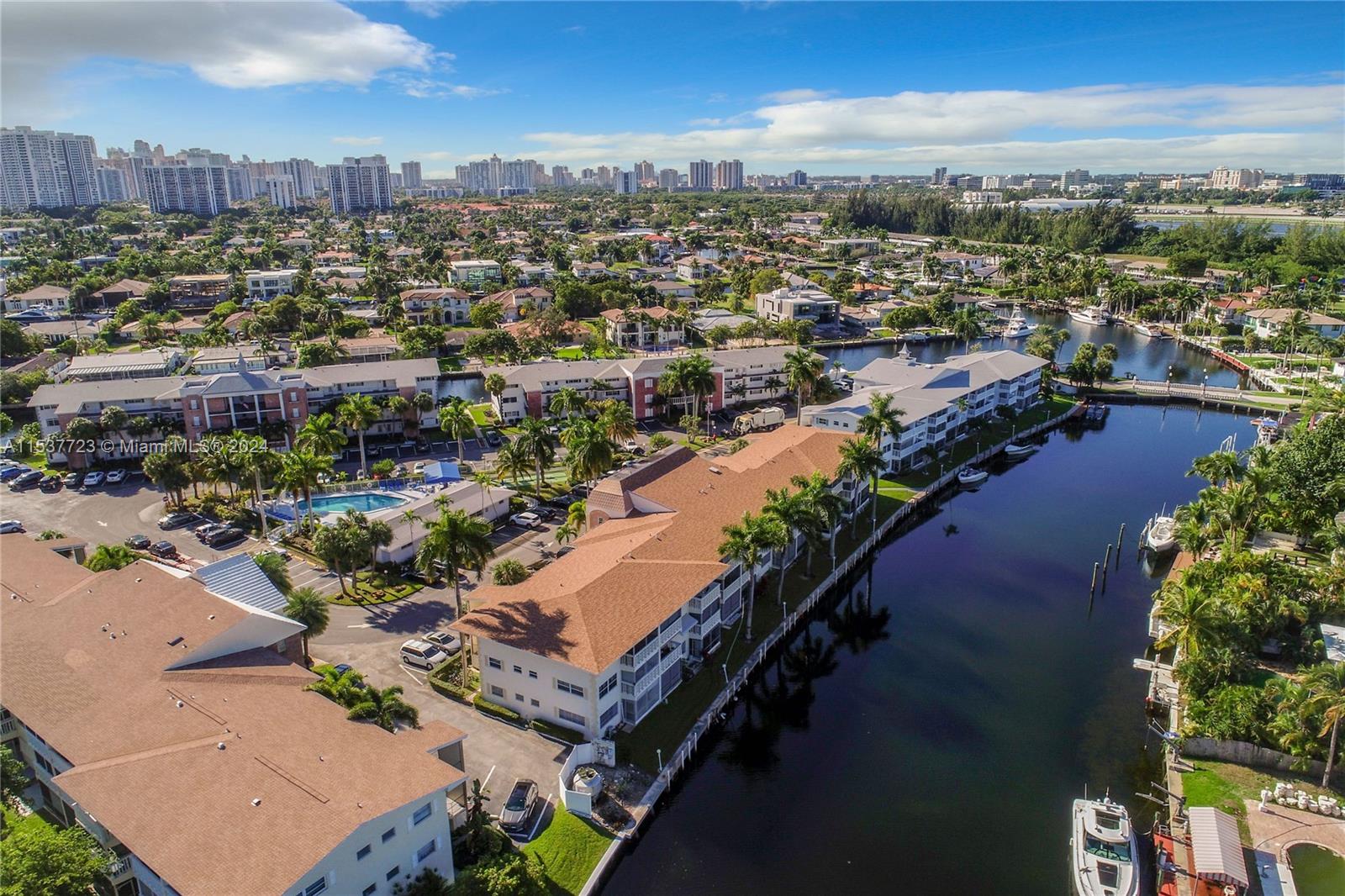 460 Paradise Isle Blvd 205, Hallandale Beach, Florida 33009, 2 Bedrooms Bedrooms, ,2 BathroomsBathrooms,Residential,For Sale,460 Paradise Isle Blvd 205,A11537723