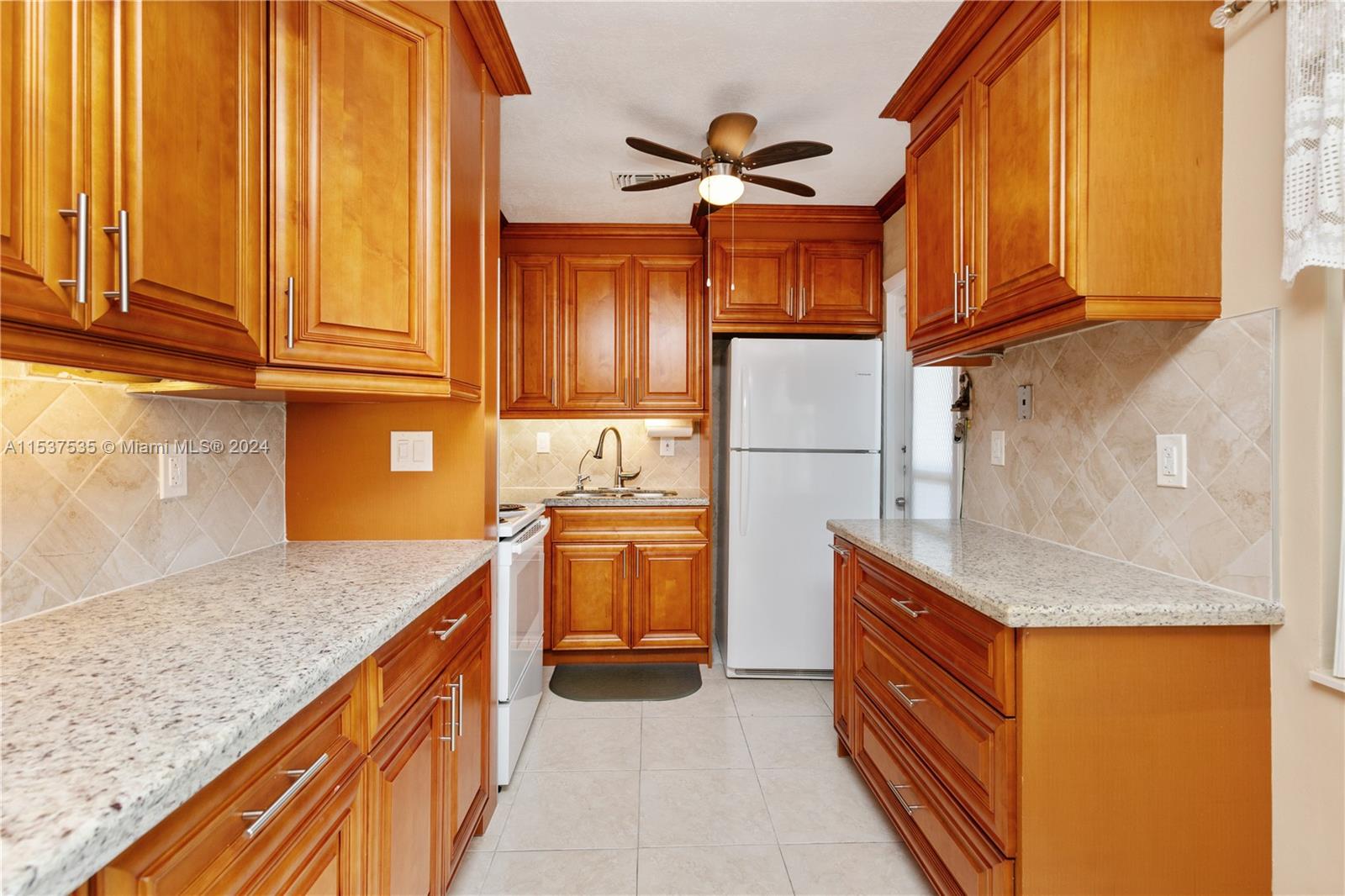 3121 S Ocean Dr 210, Hallandale Beach, Florida 33009, 1 Bedroom Bedrooms, ,1 BathroomBathrooms,Residential,For Sale,3121 S Ocean Dr 210,A11537535