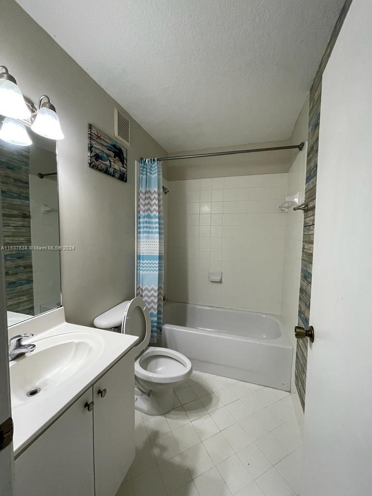 980 NE 33rd Ter 202, Homestead, Florida 33033, 2 Bedrooms Bedrooms, ,2 BathroomsBathrooms,Residential,For Sale,980 NE 33rd Ter 202,A11537538