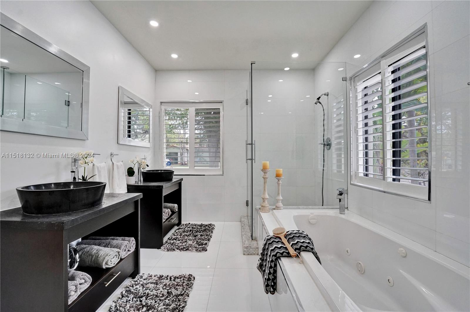 549 NE 12th Ave, Fort Lauderdale, Florida 33301, 4 Bedrooms Bedrooms, ,4 BathroomsBathrooms,Residential,For Sale,549 NE 12th Ave,A11518132