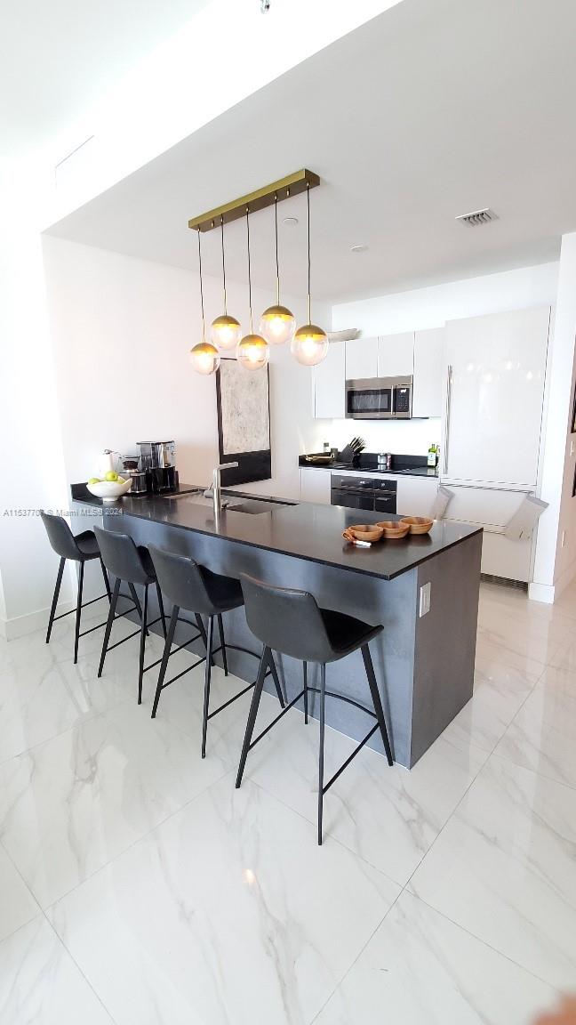 1010 Brickell Ave 4704, Miami, Florida 33131, 2 Bedrooms Bedrooms, ,3 BathroomsBathrooms,Residentiallease,For Rent,1010 Brickell Ave 4704,A11537707
